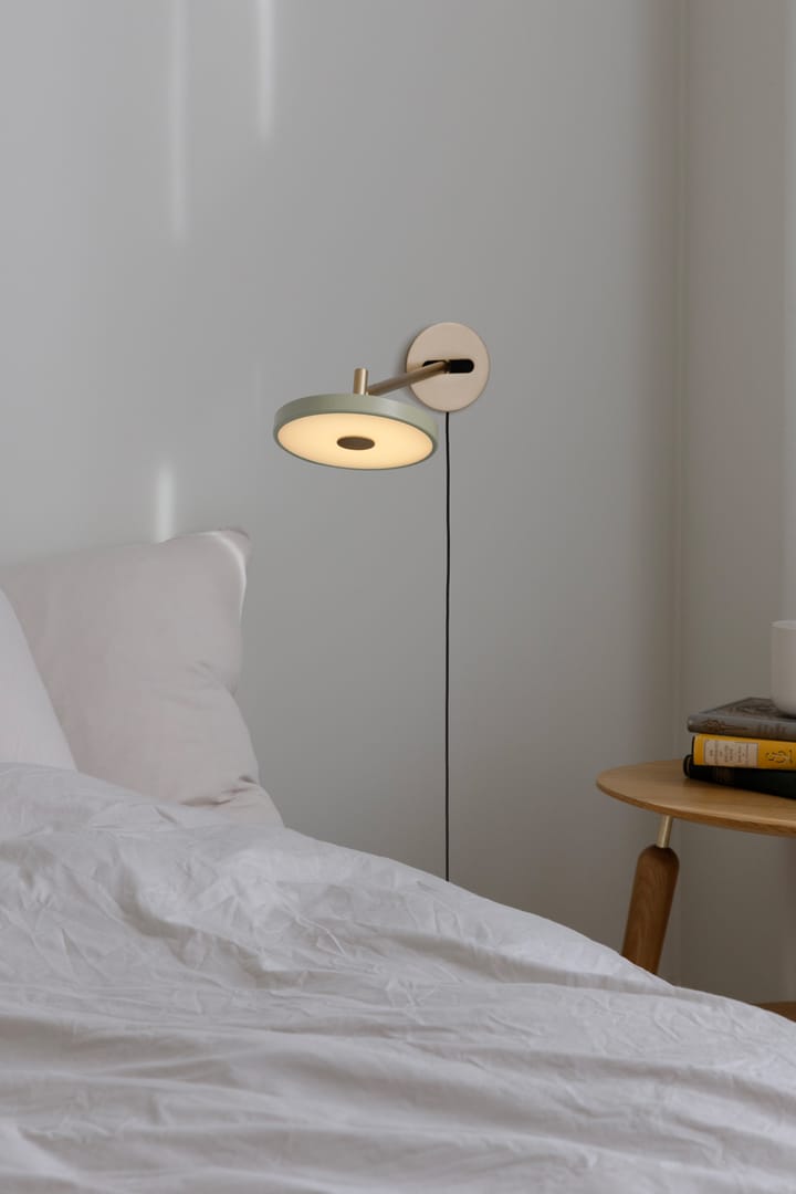 Lampada da parete lunga Asteria Wall , Nuance oliva Umage