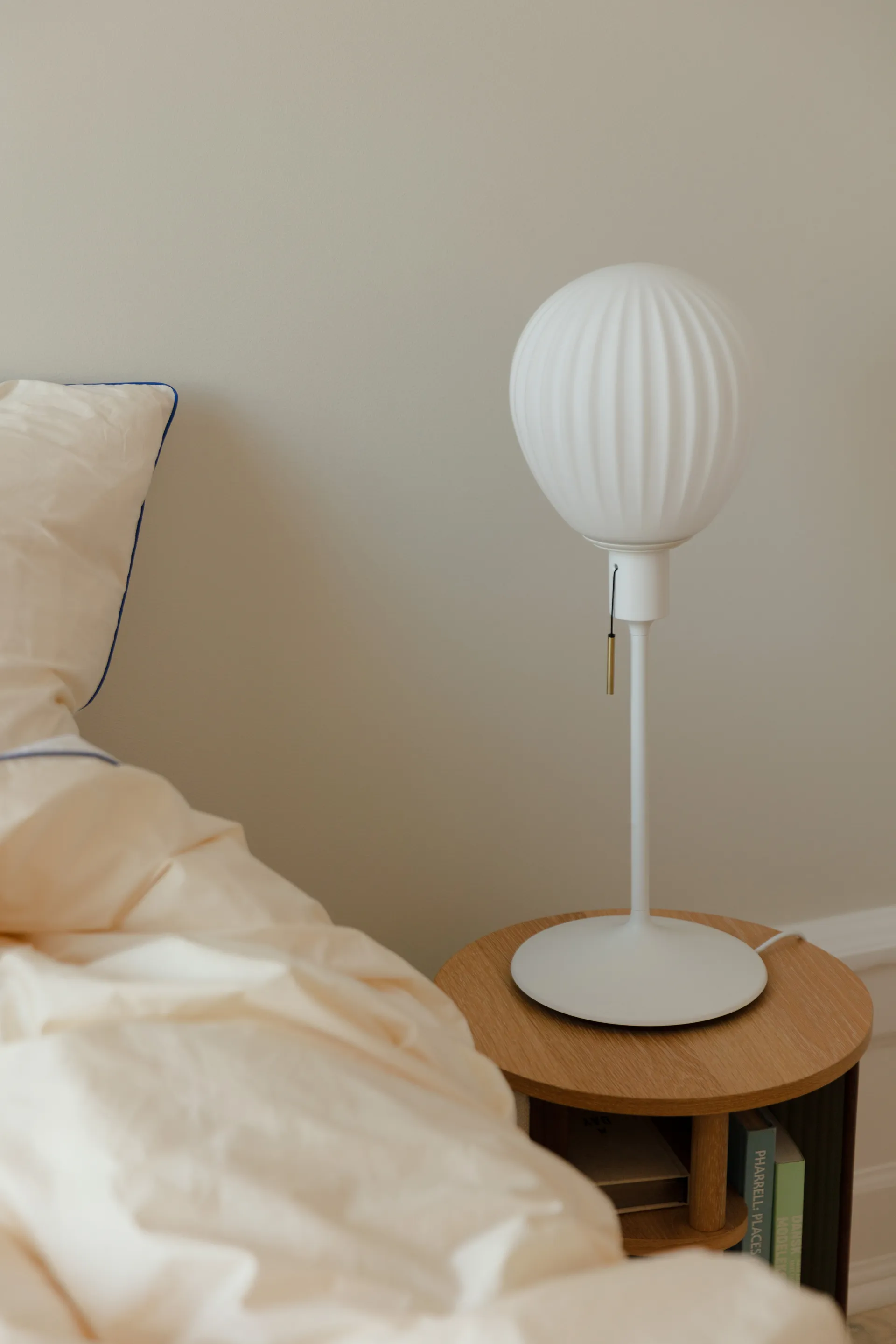 Lampada da tavolo Around The World, Bianco Umage