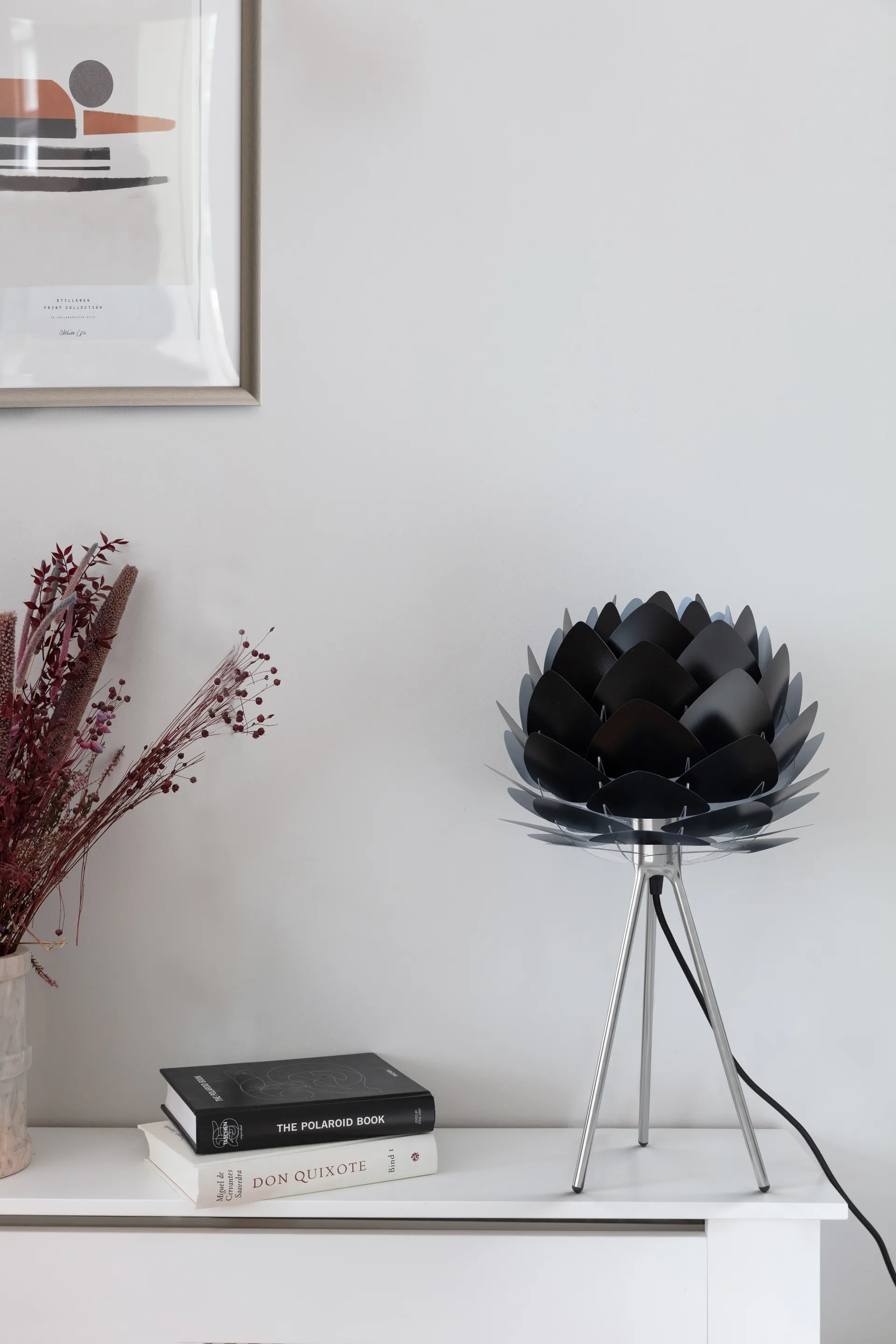 Lampada da tavolo Tripod, Acciaio spazzolato Umage