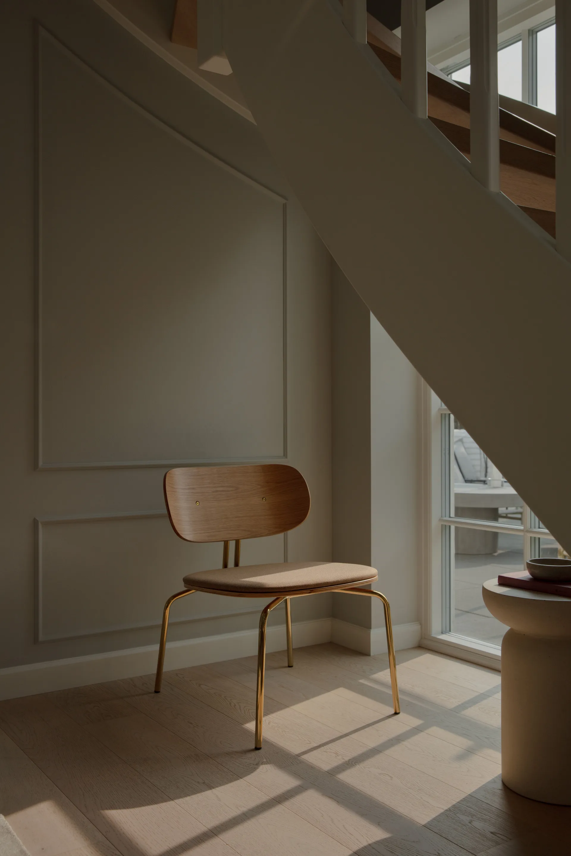 Poltrona lounge Curious , Rovere-ottone Umage