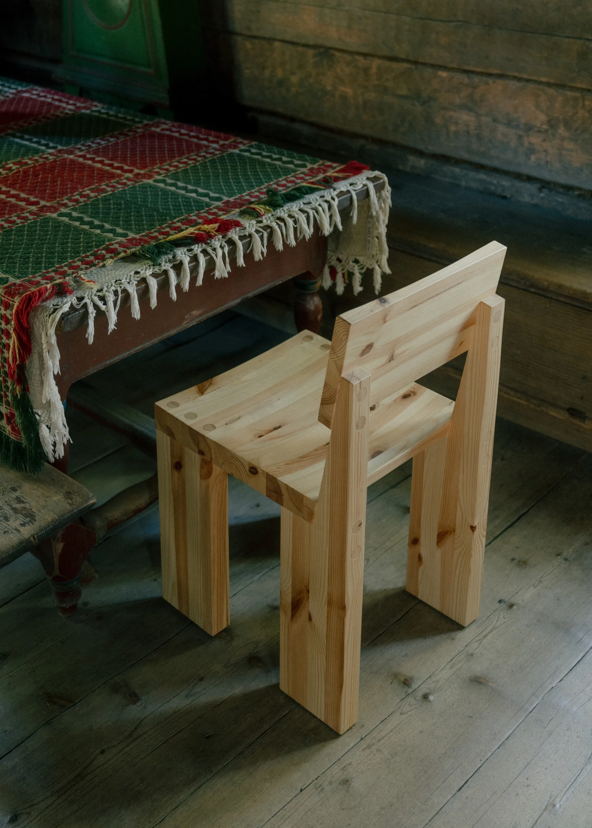 001 Dining Chair sedia, Pino oliato cerato opaco Vaarnii