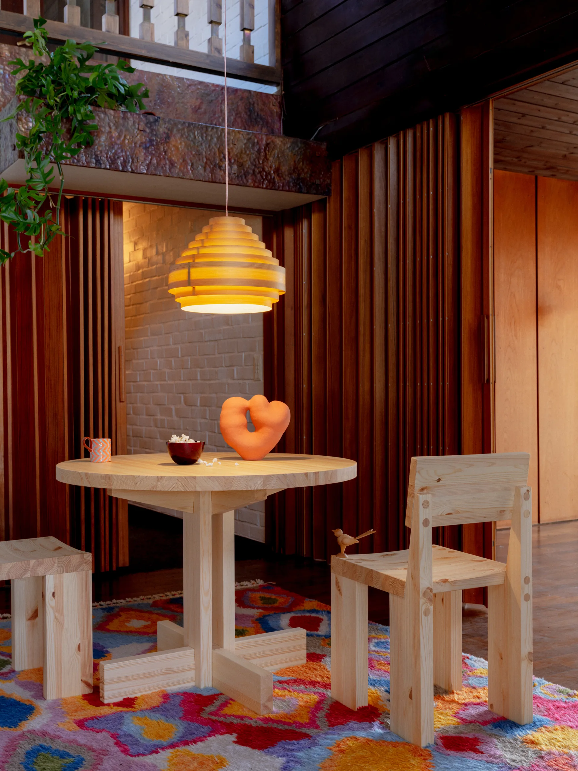 001 Dining Table tavolo da pranzo, Pino oliato opaco, Ø100x74 cm Vaarnii