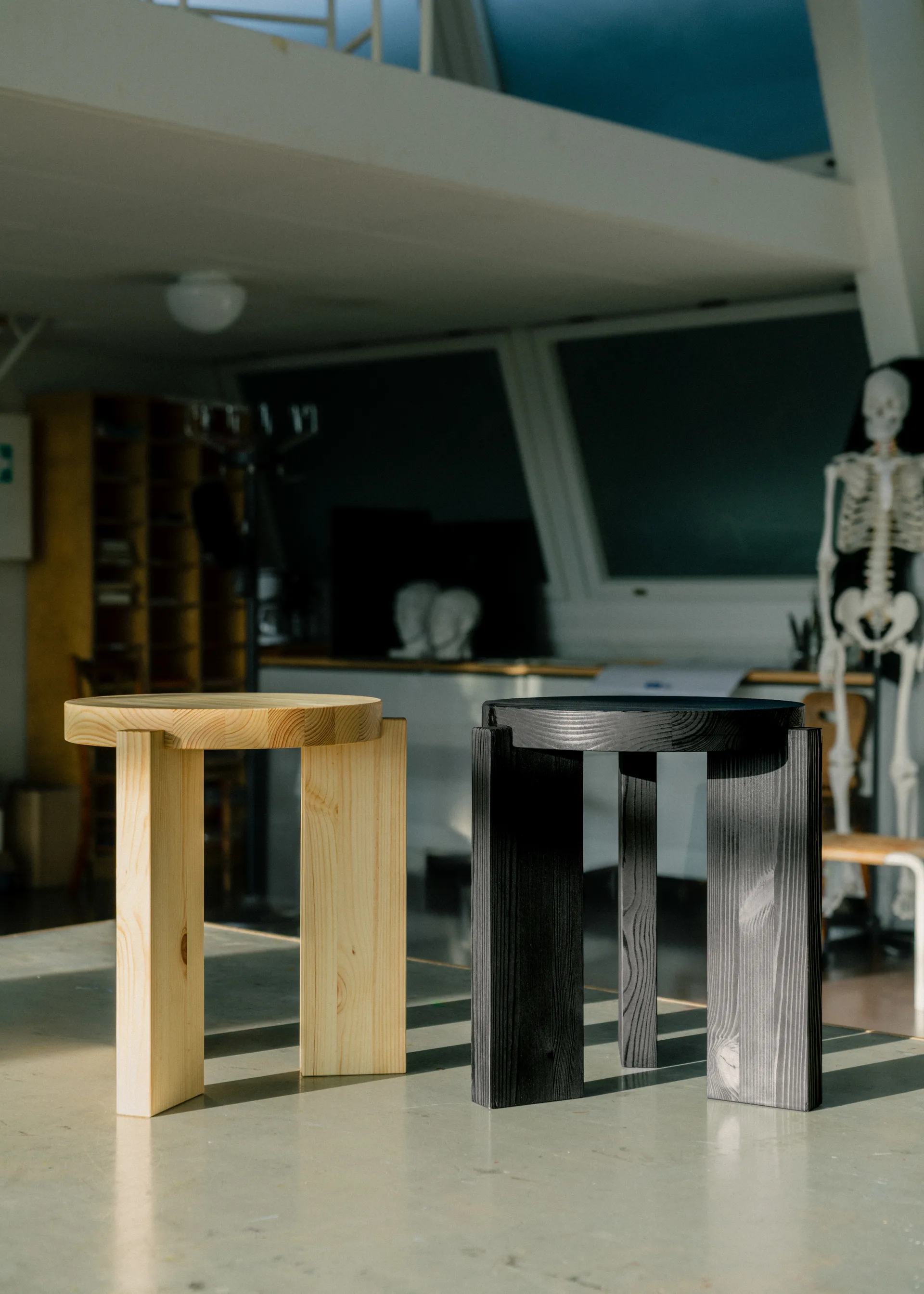 001 Stool sgabello, Pino oliato opaco, Ø40x44 cm Vaarnii