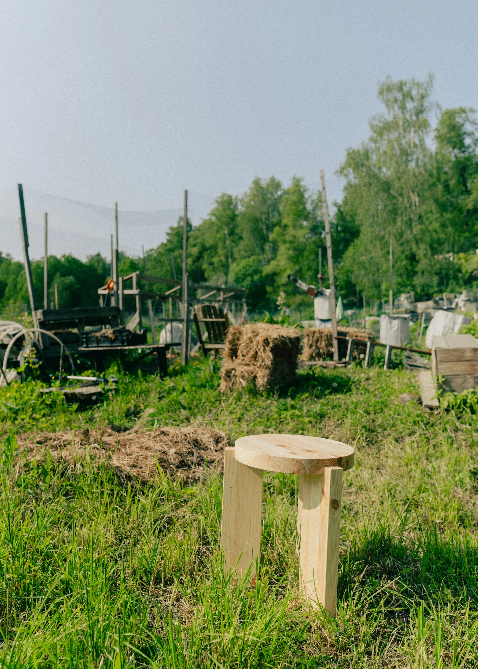 001 Stool sgabello, Pino oliato opaco, Ø40x44 cm Vaarnii