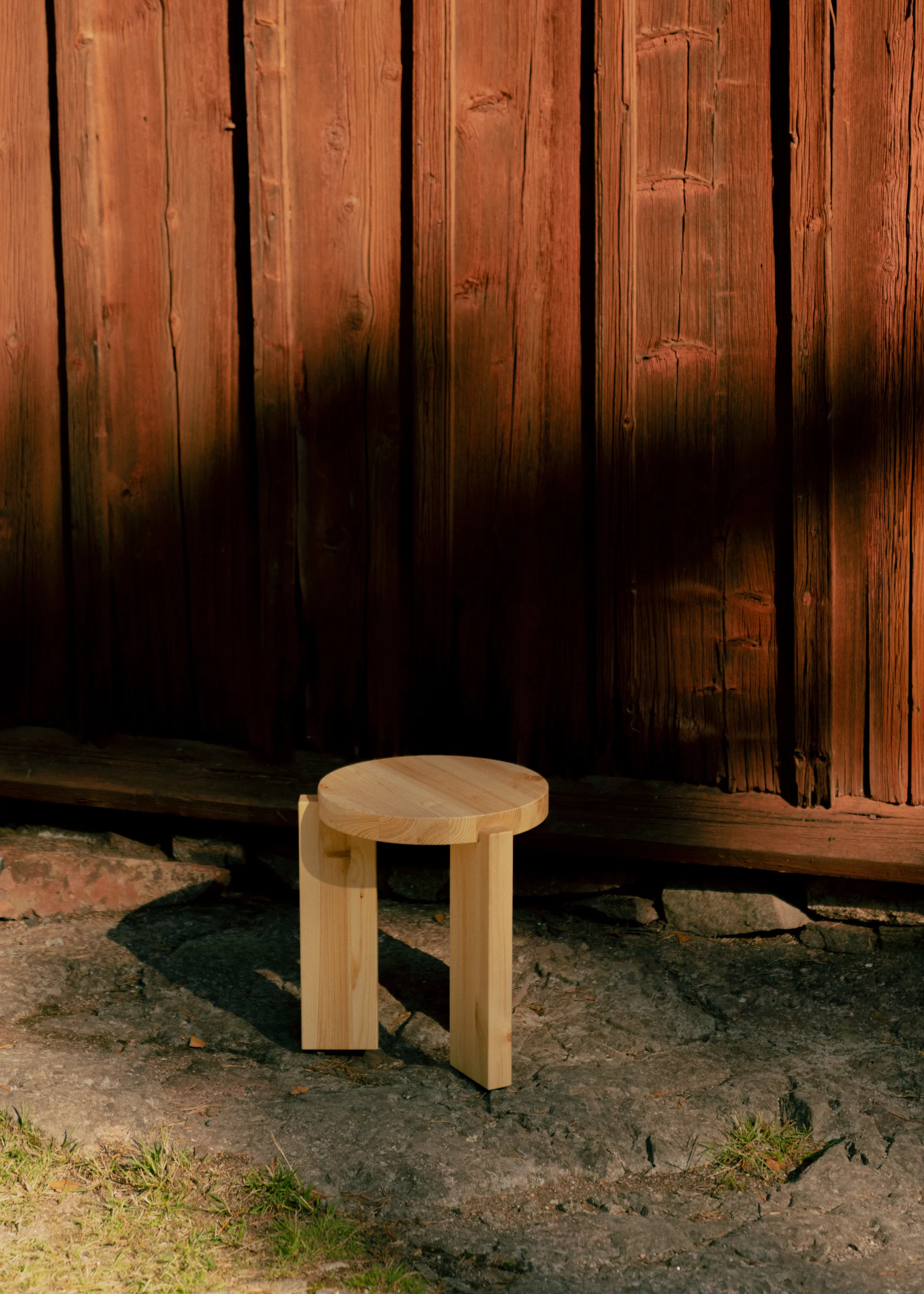 001 Stool sgabello, Pino oliato opaco, Ø40x44 cm Vaarnii