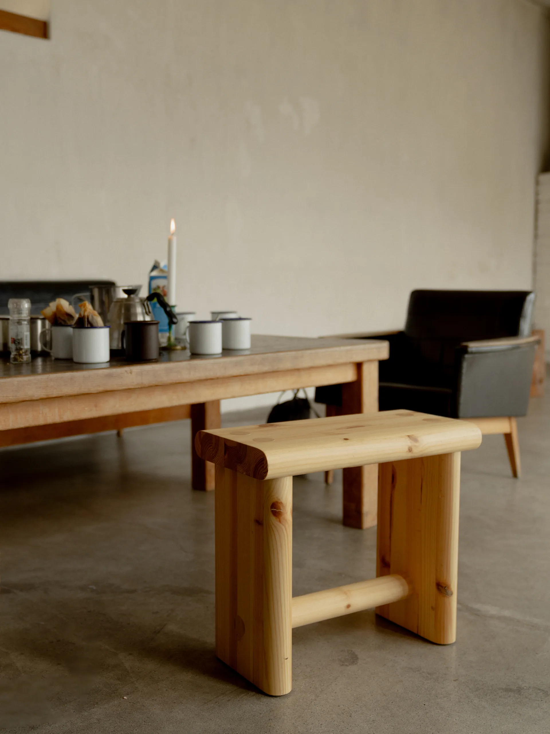 002 Ast Stool sgabello, Pino oliato opaco, 55x26x45 cm Vaarnii