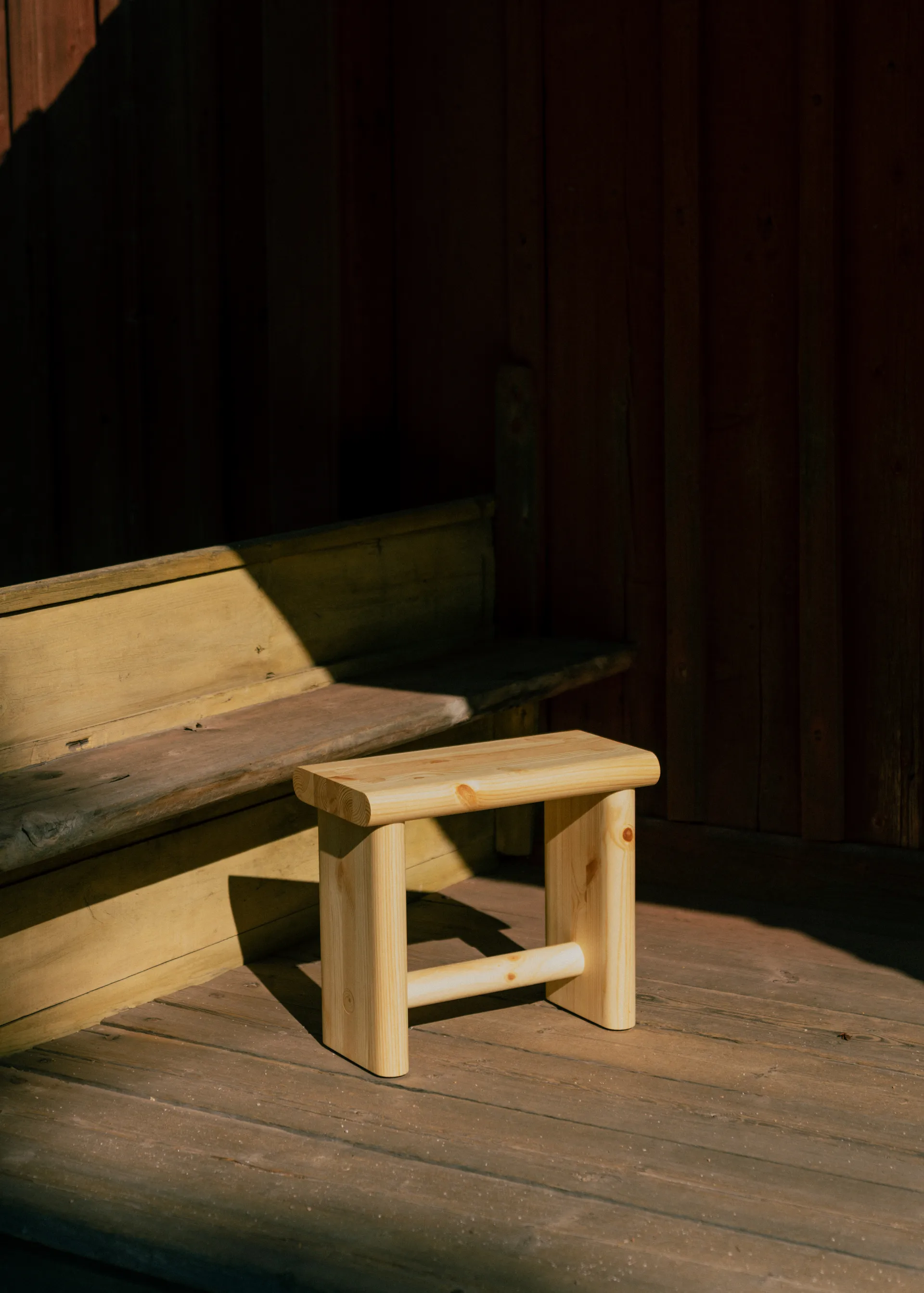 002 Ast Stool sgabello, Pino oliato opaco, 55x26x45 cm Vaarnii