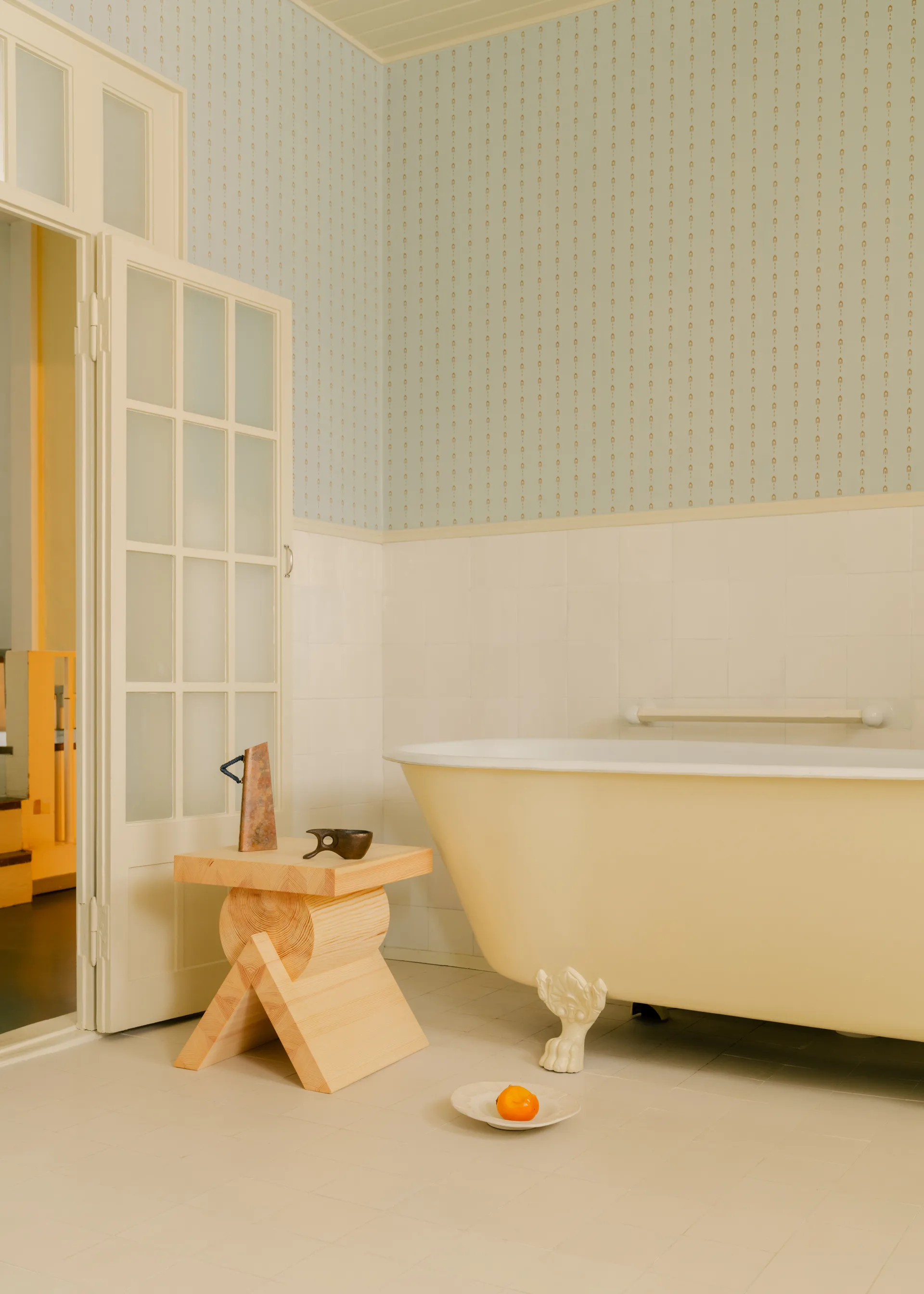 006 AA Side Table tavolino side table, Pino oliato opaco, 40x40x45 cm Vaarnii