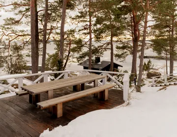 013 Osa Outdoor Bench panca - Pino termotrattato, 182x37x49 cm - Vaarnii