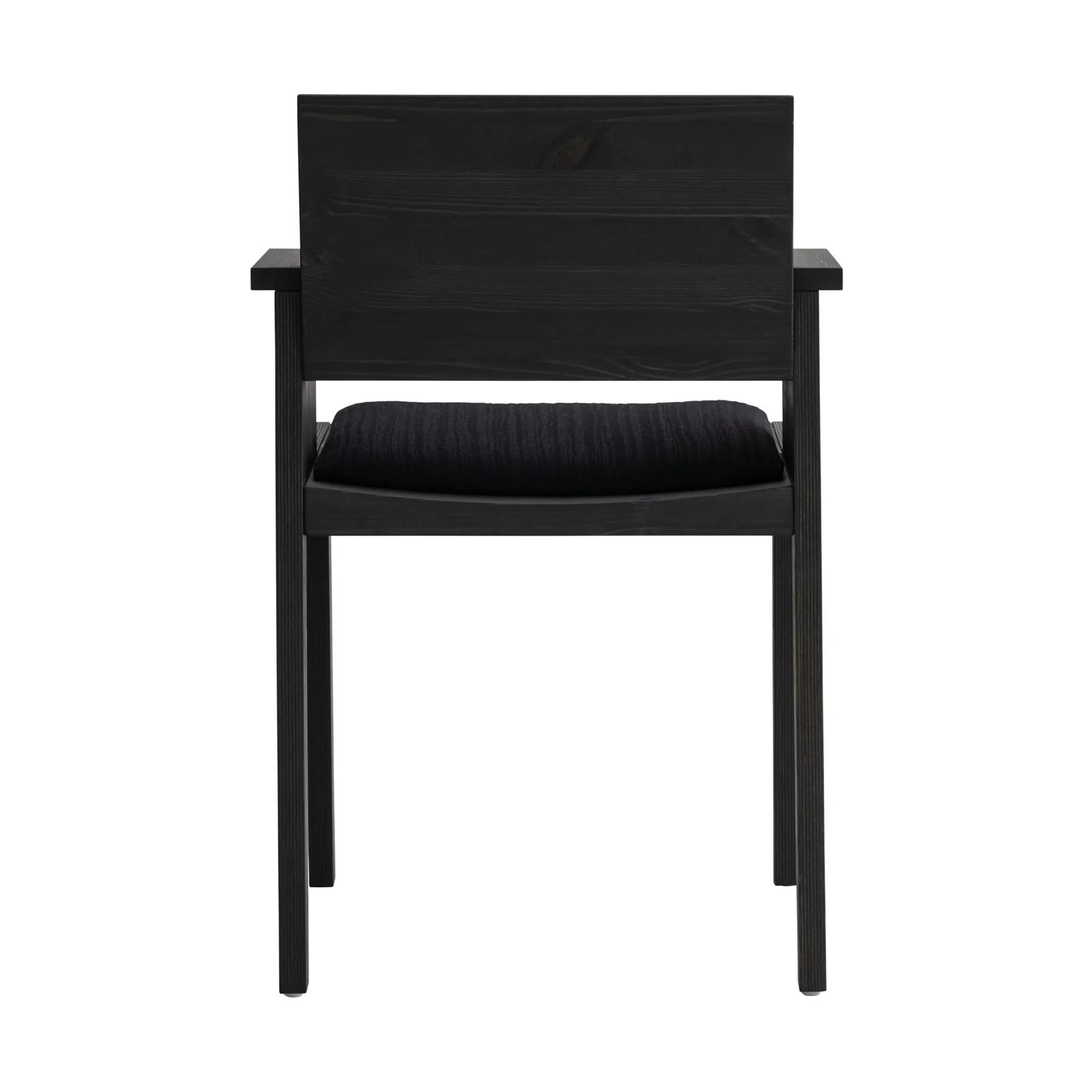 016 Maasto Dining Armchair sedia con braccioli, Pino tinto nero, fronte rivestita in nero Vaarnii