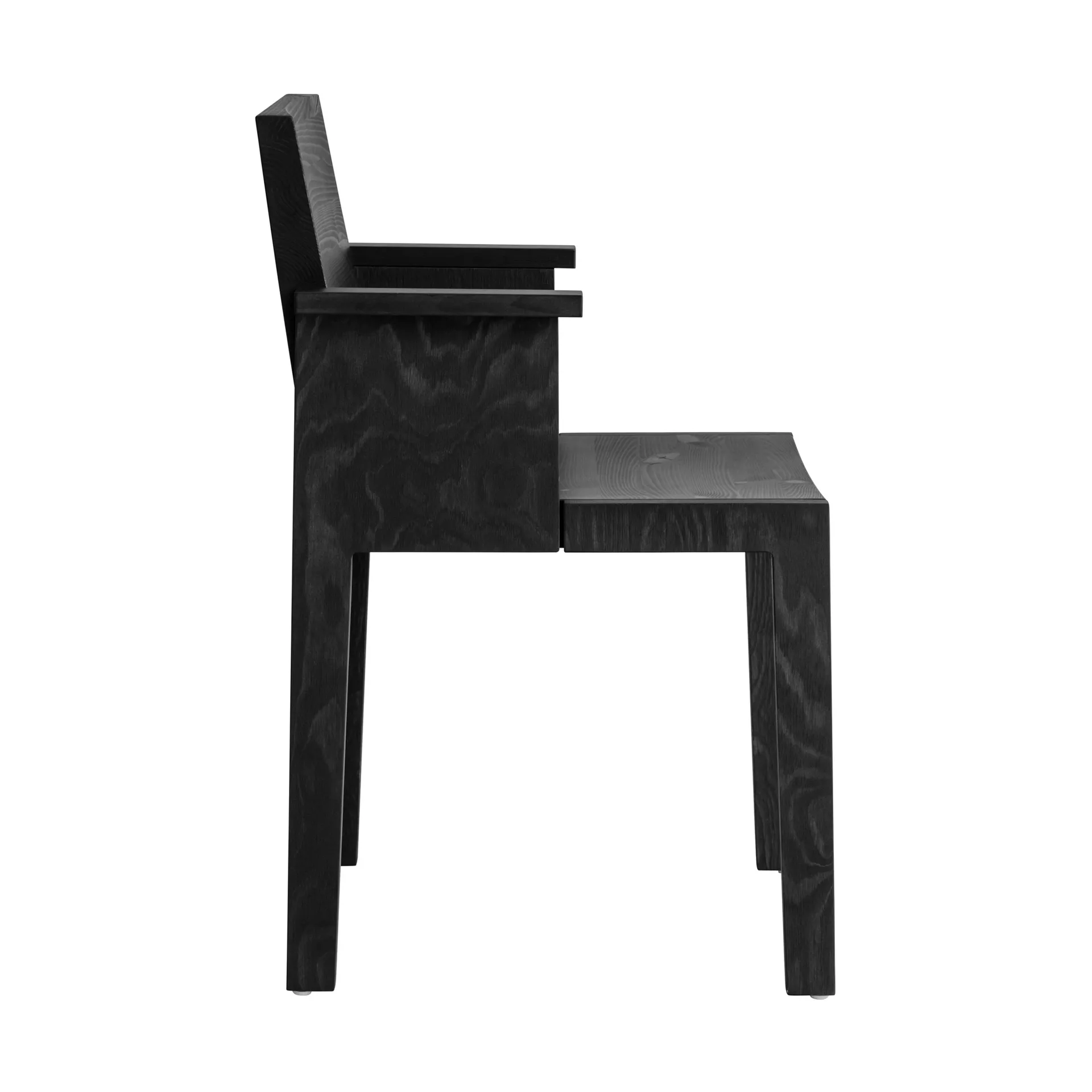 016 Maasto Dining Armchair sedia con braccioli, Pino tinto nero Vaarnii