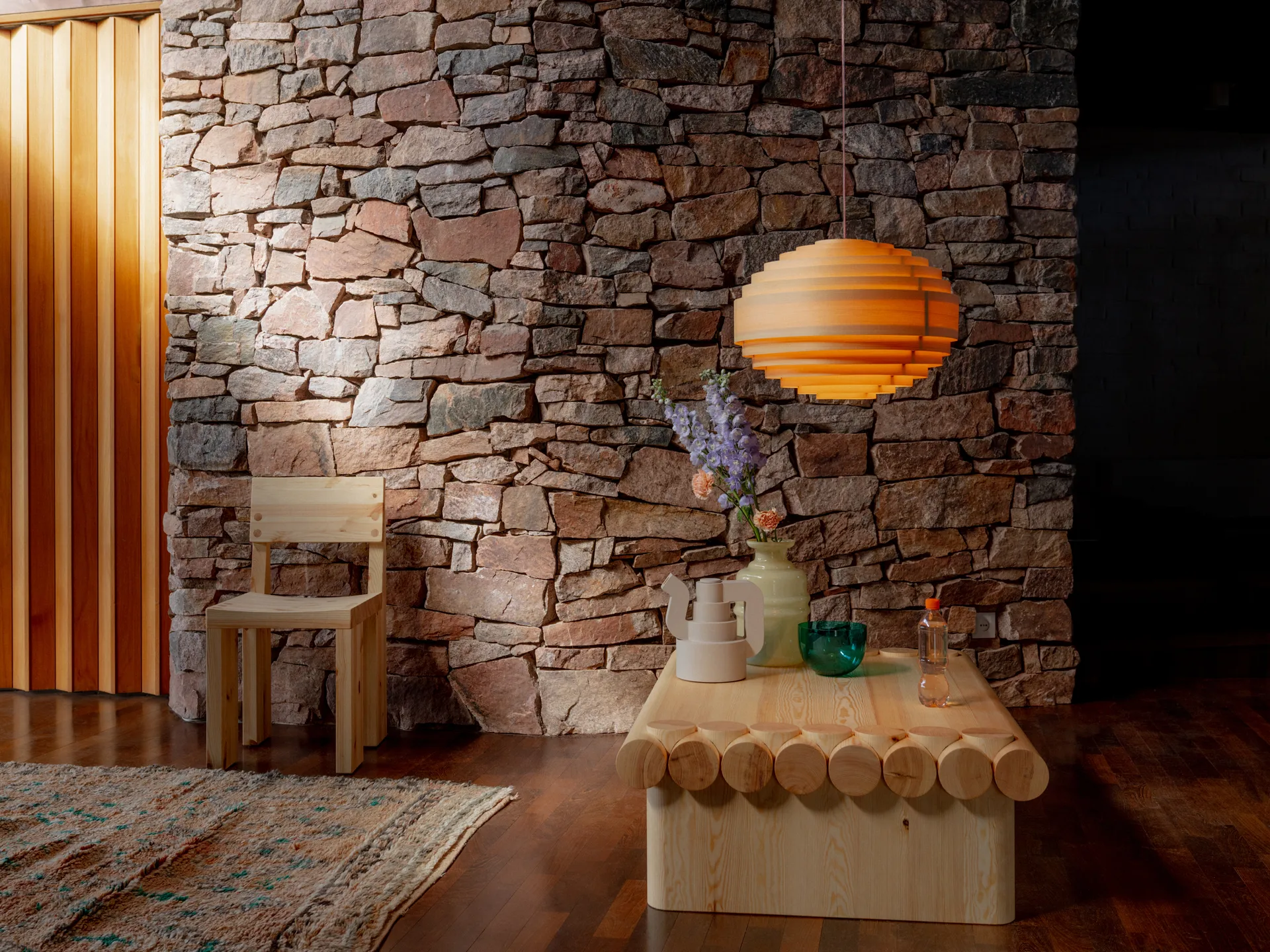 1002 Hans Pendant lampadario, Pino oliato e cerato opaco, XL Ø70 cm Vaarnii