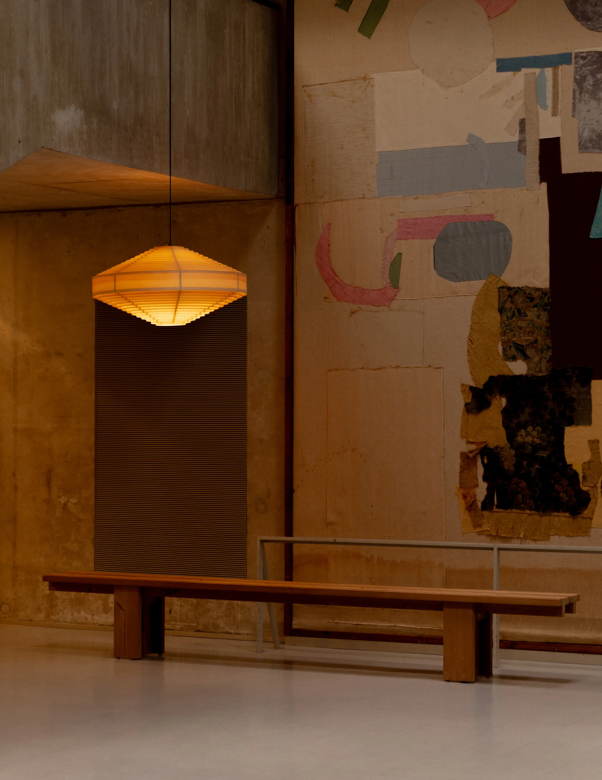 1003 Hans Pendant lampadario, Pino oliato e cerato opaco, Ø60 cm Vaarnii