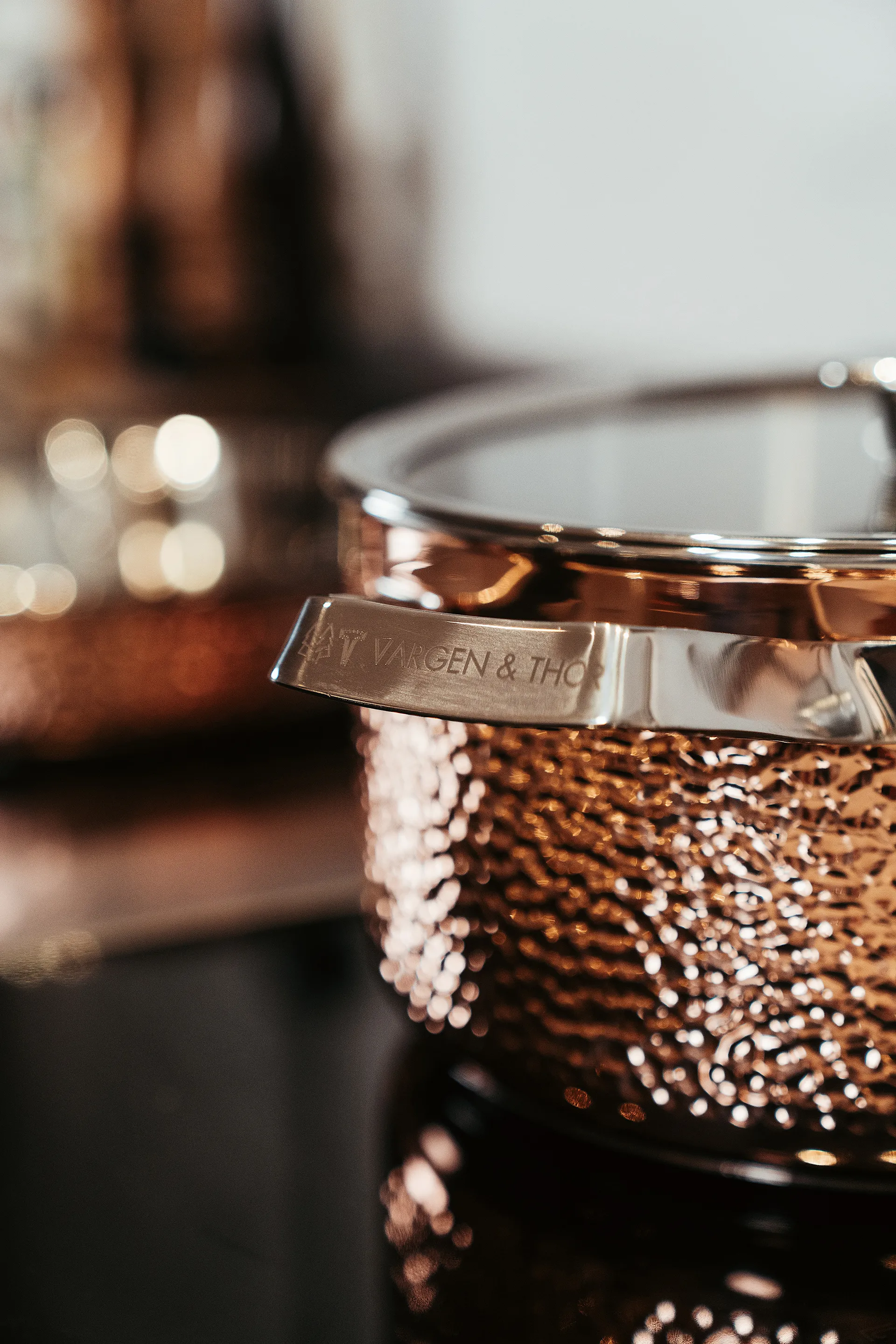 Casseruola Mjölner in rame martellato con coperchio, Miranda. 4 L Vargen & Thor