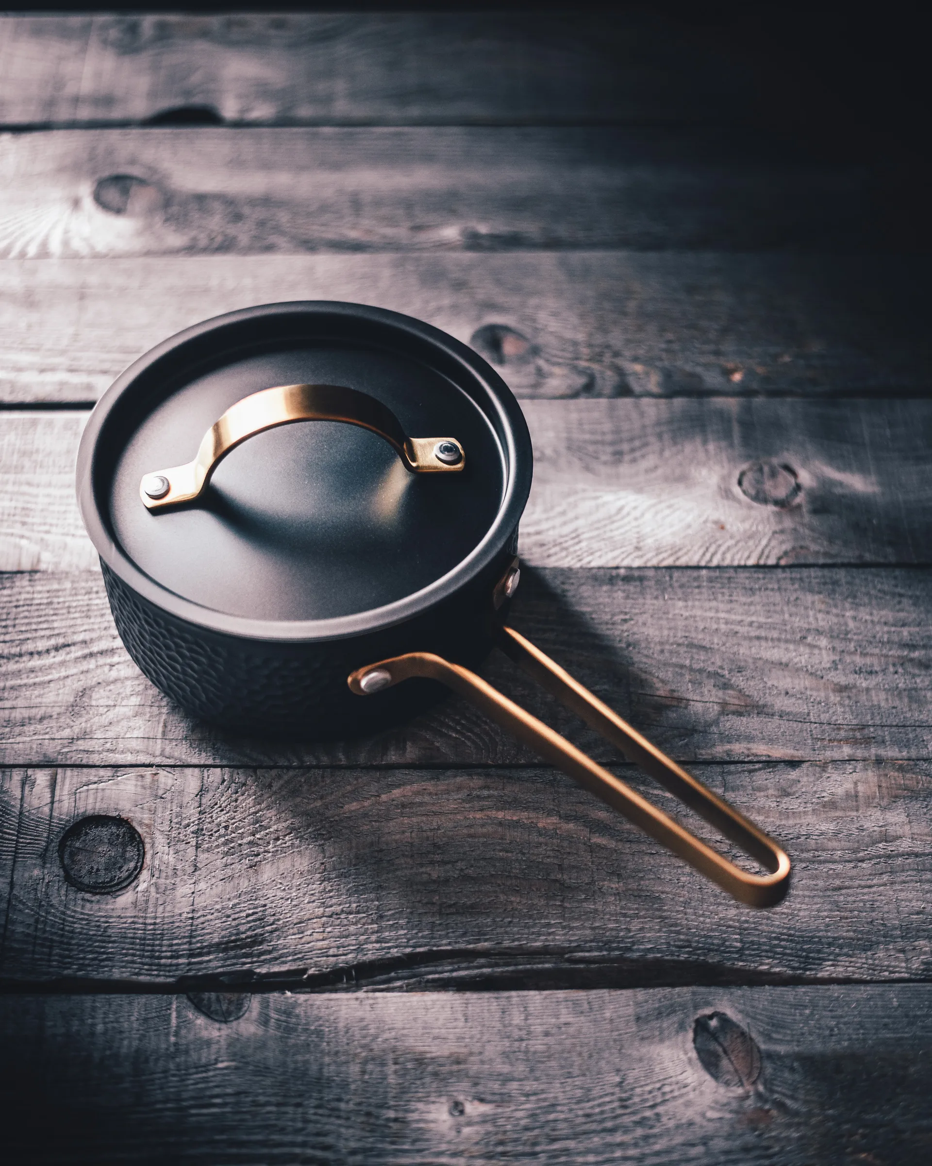 Pentola Arvet martellata con coperchio, nera, Viggo. 1,6 L Vargen & Thor