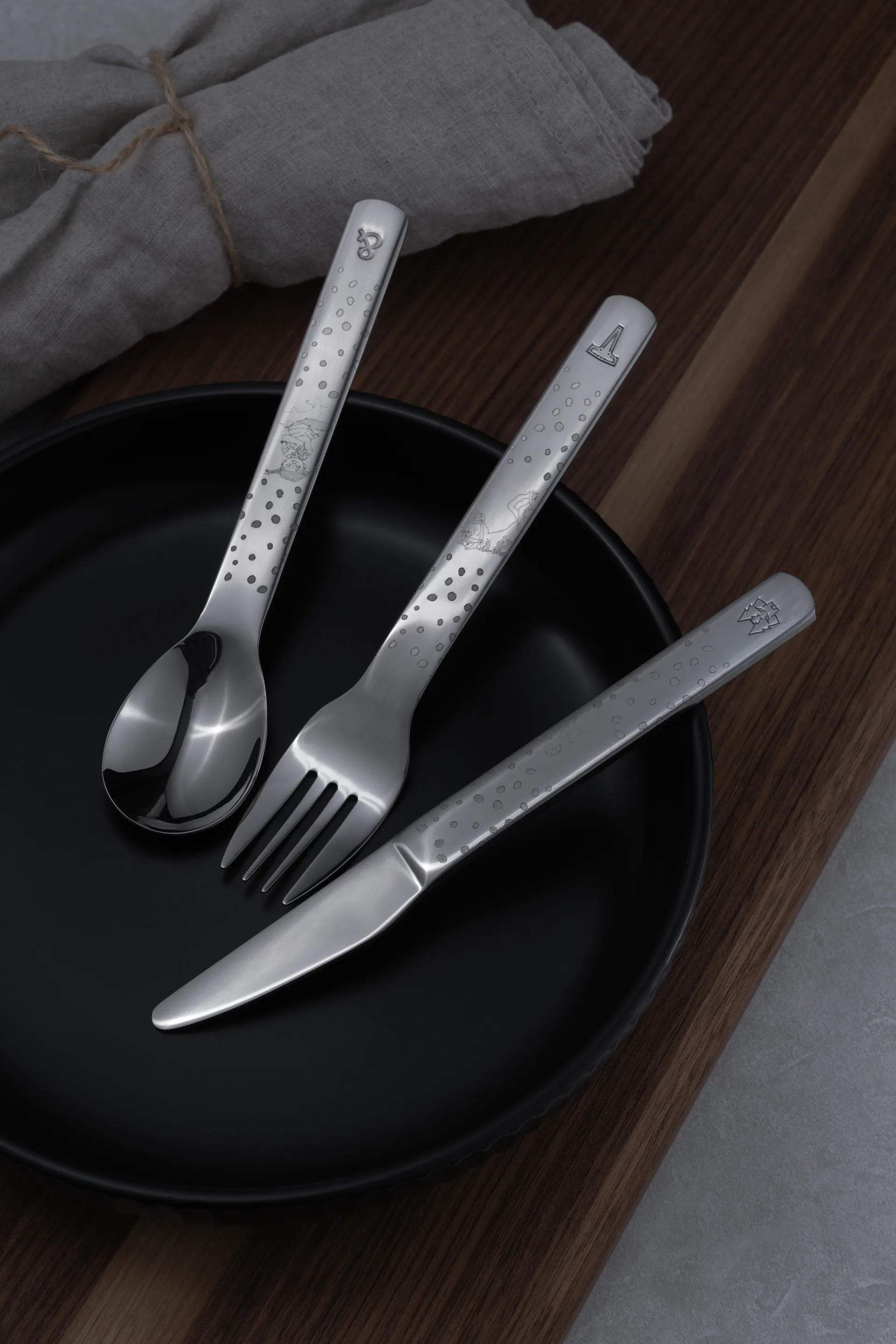 Set di posate per bambini Lupo Pippi 9 pezzi, Argento Vargen & Thor