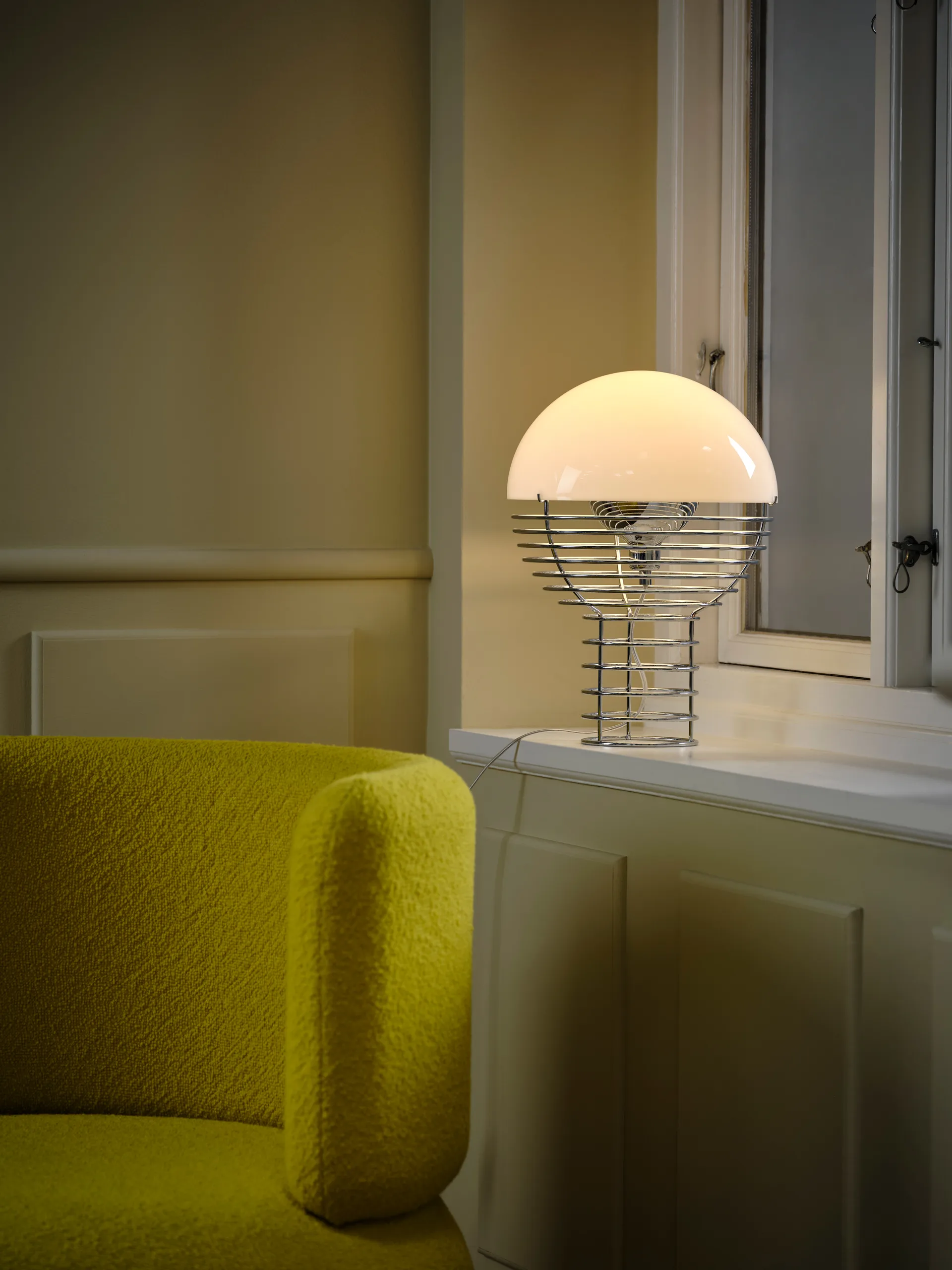 Lampada da tavolo Wire Ø30 cm, Bianco cromo Verpan