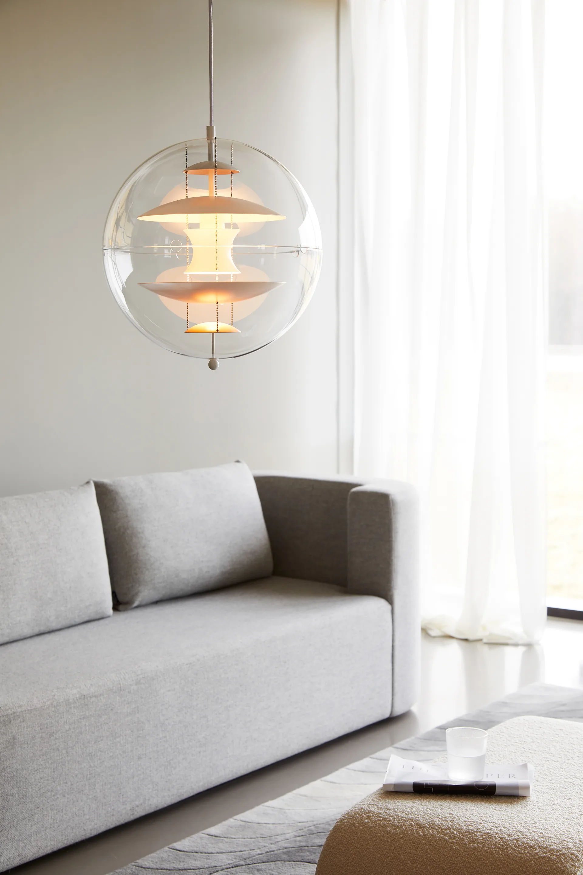 Plafoniera VP Globe Warm Peach, Ø 40 cm
​ Verpan