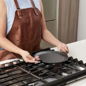 Padella Comal in ghisa Victoria con due manici pre-stagionata - Ø25 cm - Victoria