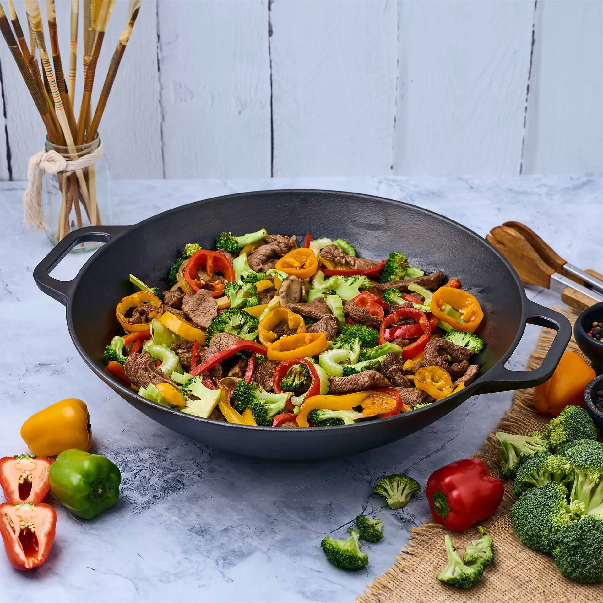 Padella wok in ghisa 36 cm, Nero Victoria