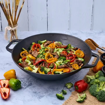 Padella wok in ghisa 36 cm - Nero - Victoria