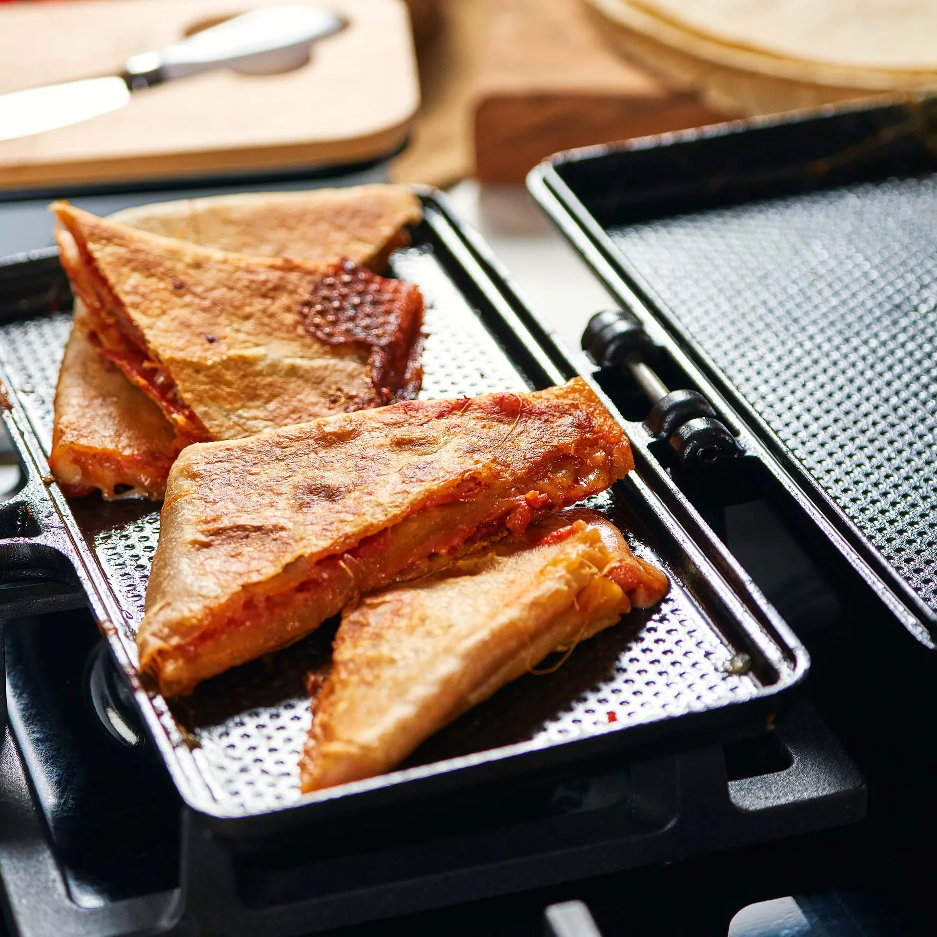 Victoria sandwich maker & panini press pre-seasoned, 34,8x27 cm Victoria