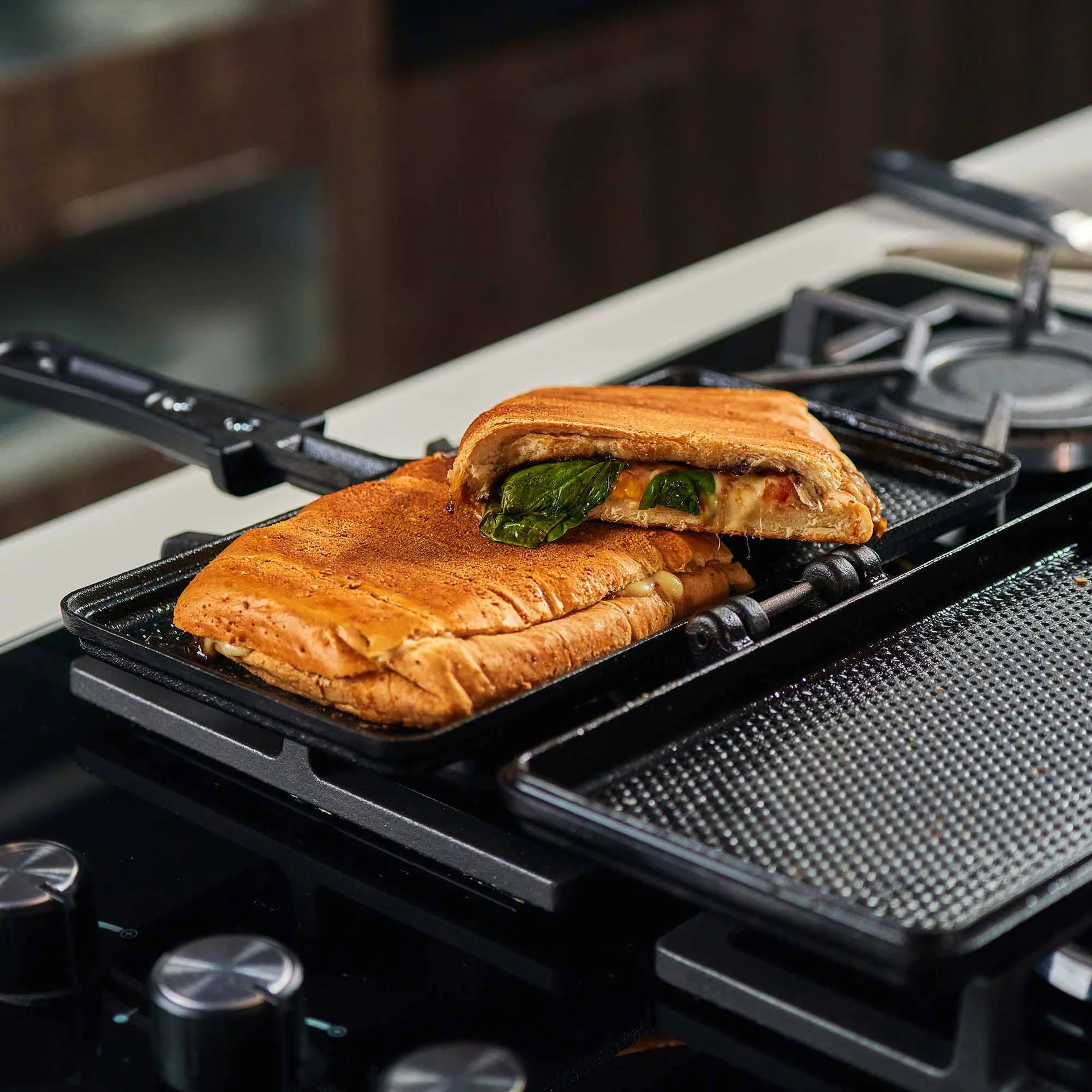 Victoria sandwich maker & panini press pre-seasoned, 34,8x27 cm Victoria