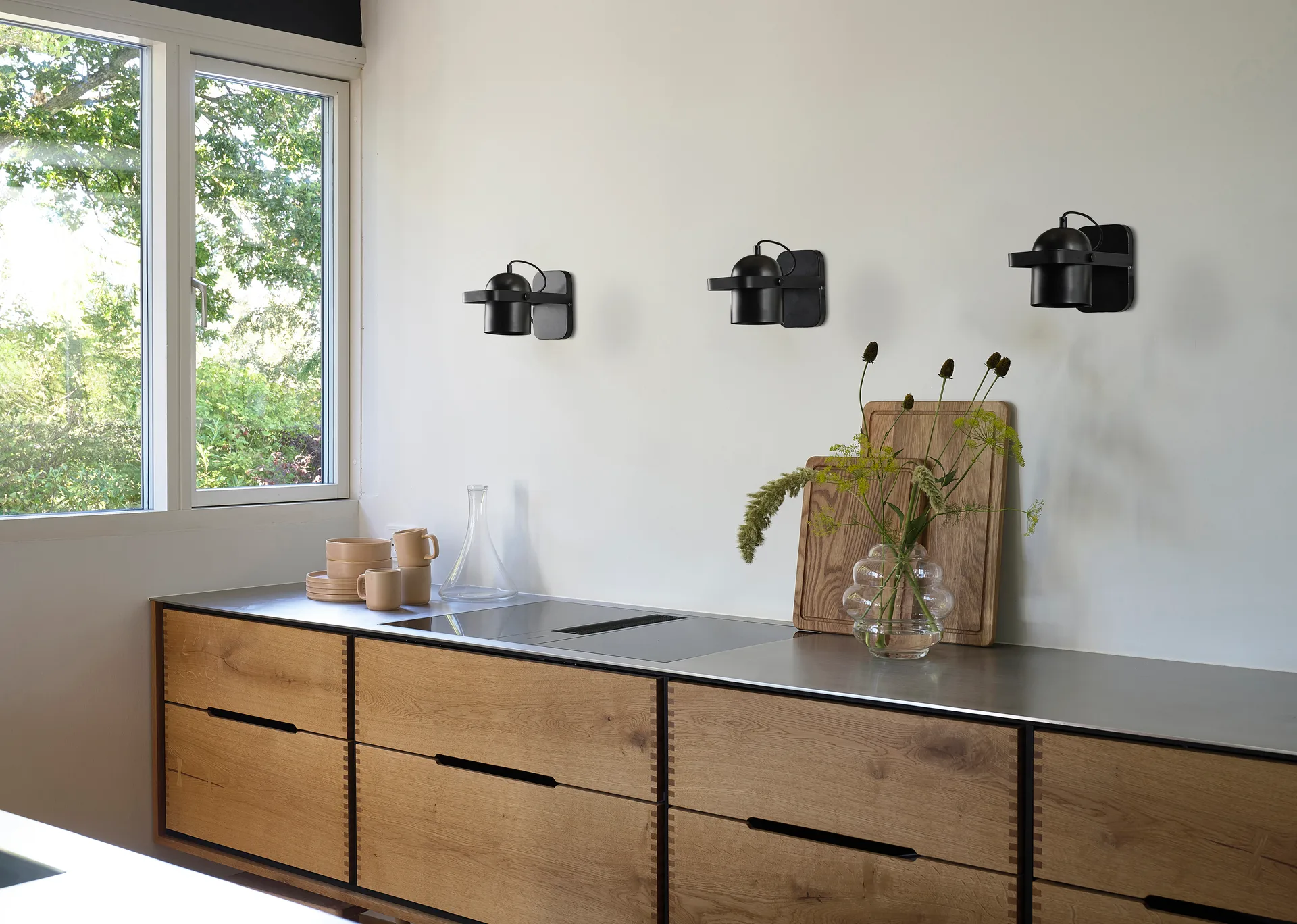 Applique Nesvik, Nero Villa Collection