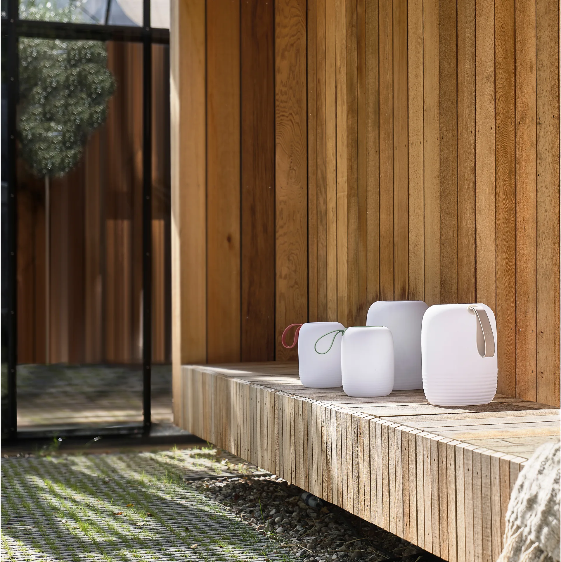 Luce LED con altoparlante portatile Hav Ø12,5 cm, White-sand Villa Collection