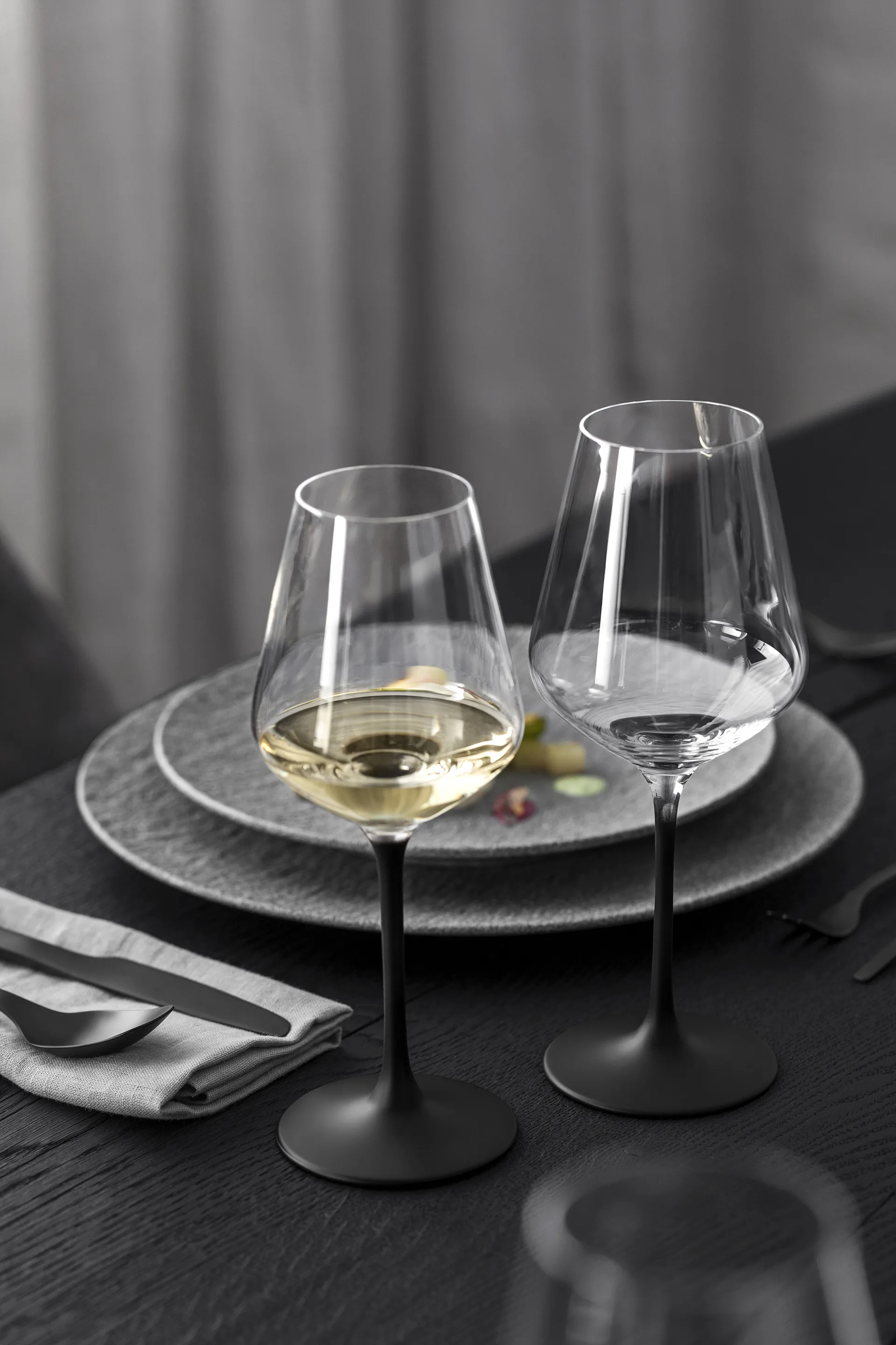 Bicchiere da vino bianco Manufacture Rock 38 cl confezione da 4, Trasparente-nero Villeroy & Boch