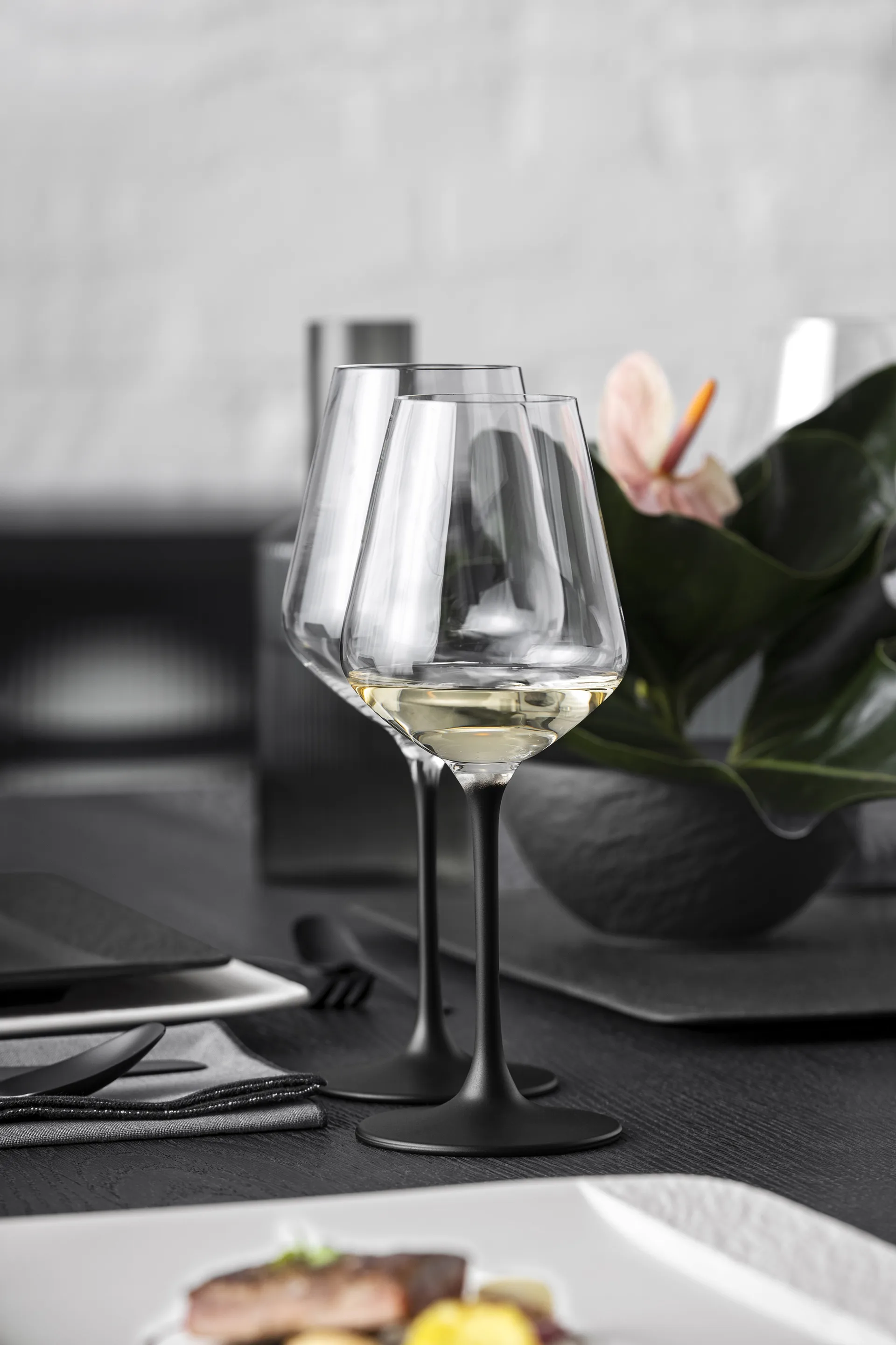 Bicchiere da vino bianco Manufacture Rock 38 cl confezione da 4, Trasparente-nero Villeroy & Boch