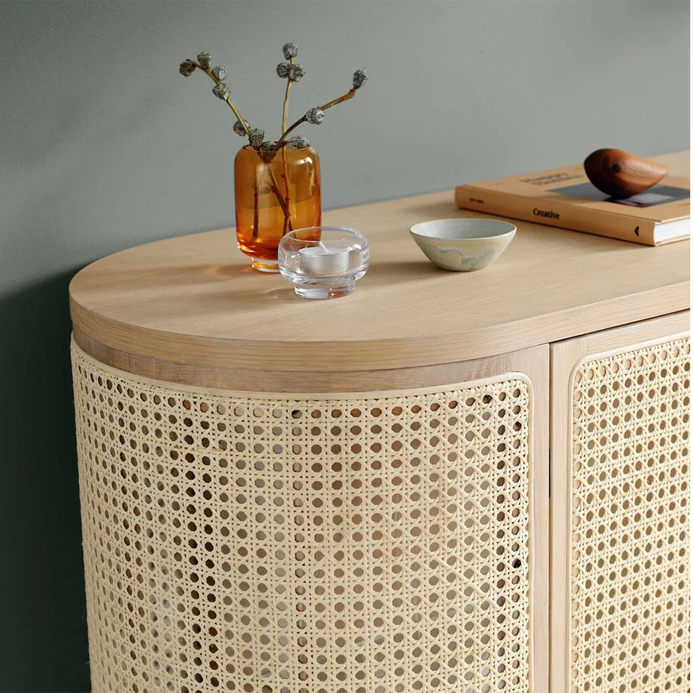 Tavolino Be My Guest, legno di rattan, rovere oliato chiaro, base in acciaio nero Warm Nordic