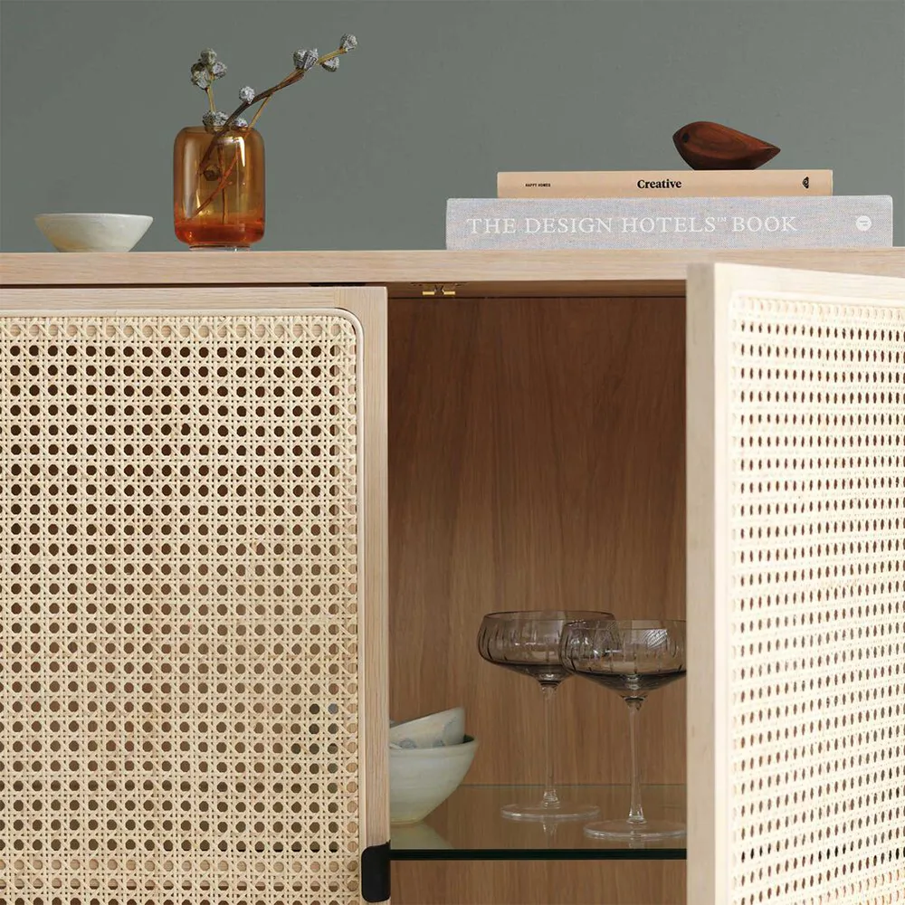 Tavolino Be My Guest, legno di rattan, rovere oliato chiaro, base in acciaio nero Warm Nordic