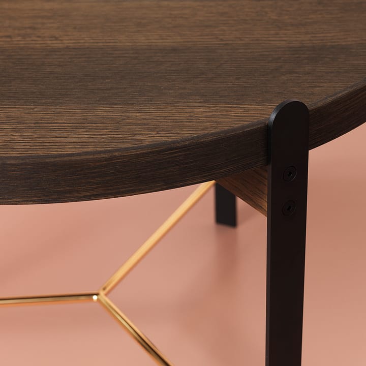 Tavolino da caffè Compose con base in ottone Ø 70 cm - Rovere affumicato - Warm Nordic