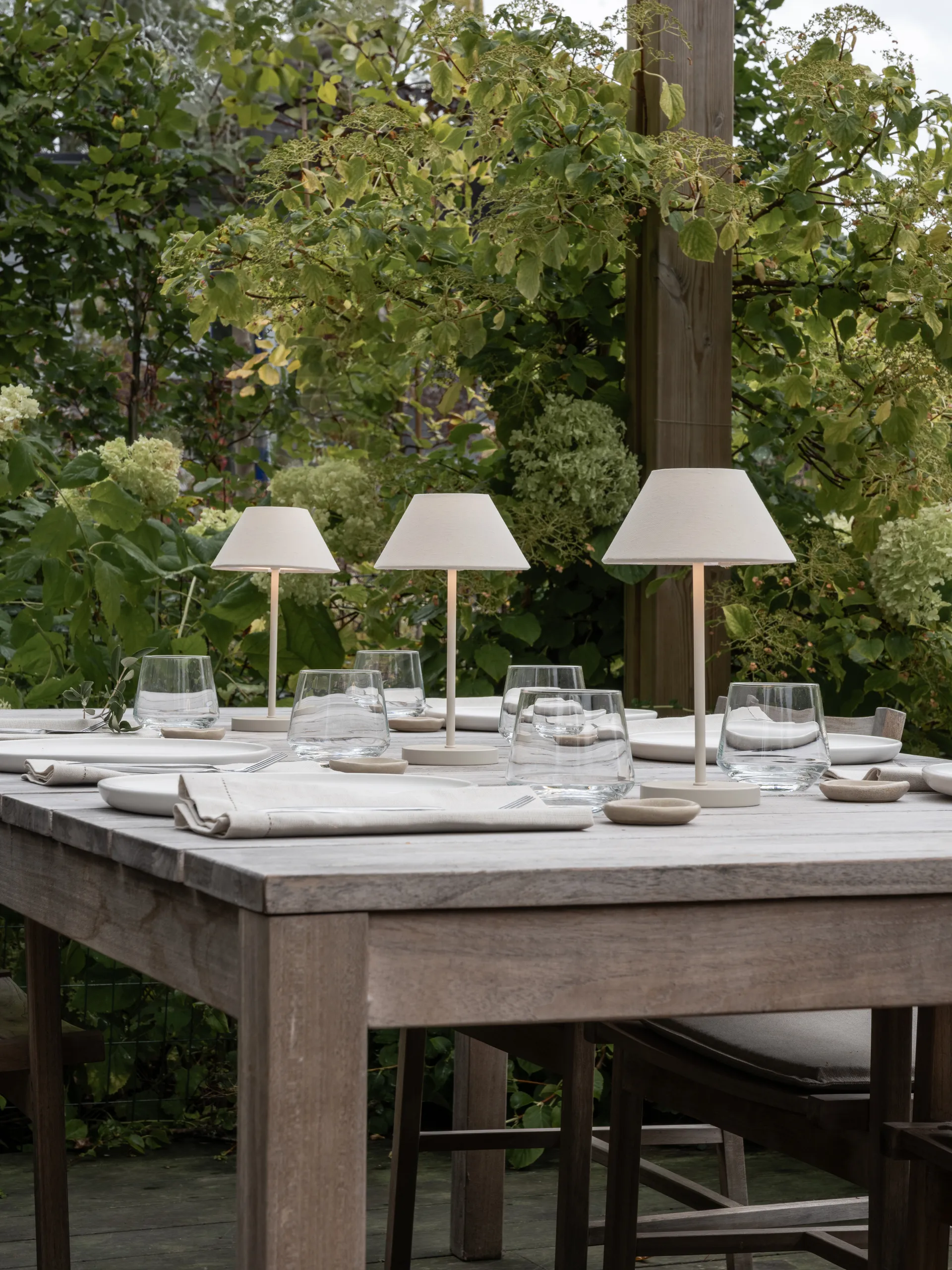 Lampada da tavolo portatile Teya, Offwhite, Ø15x26 cm Watt & Veke