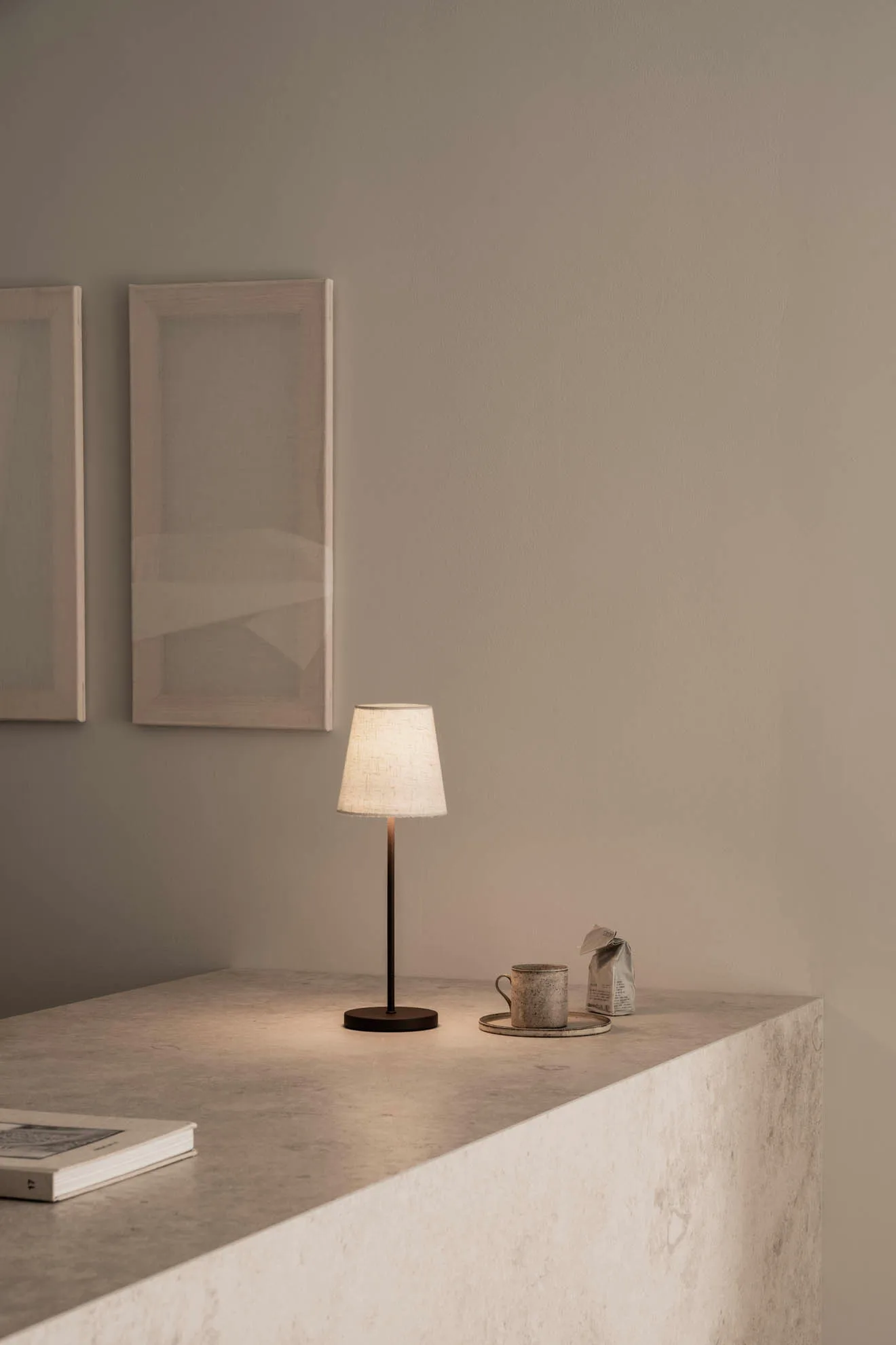 Lampada da tavolo portatile Tyra Ø14 cm, Caffè Watt & Veke