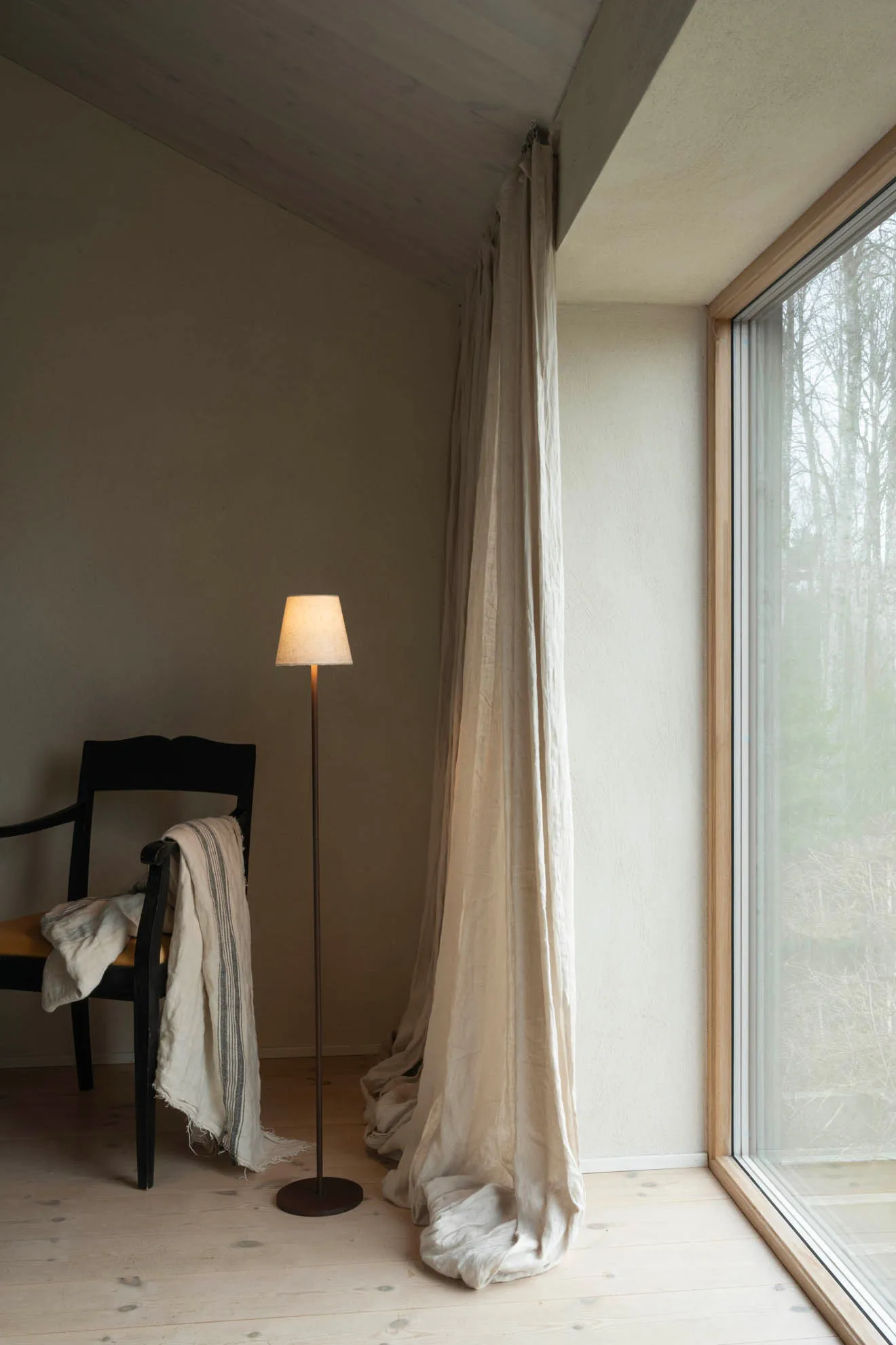 Lampada da terra portatile Tyra Ø14 cm, Caffè Watt & Veke