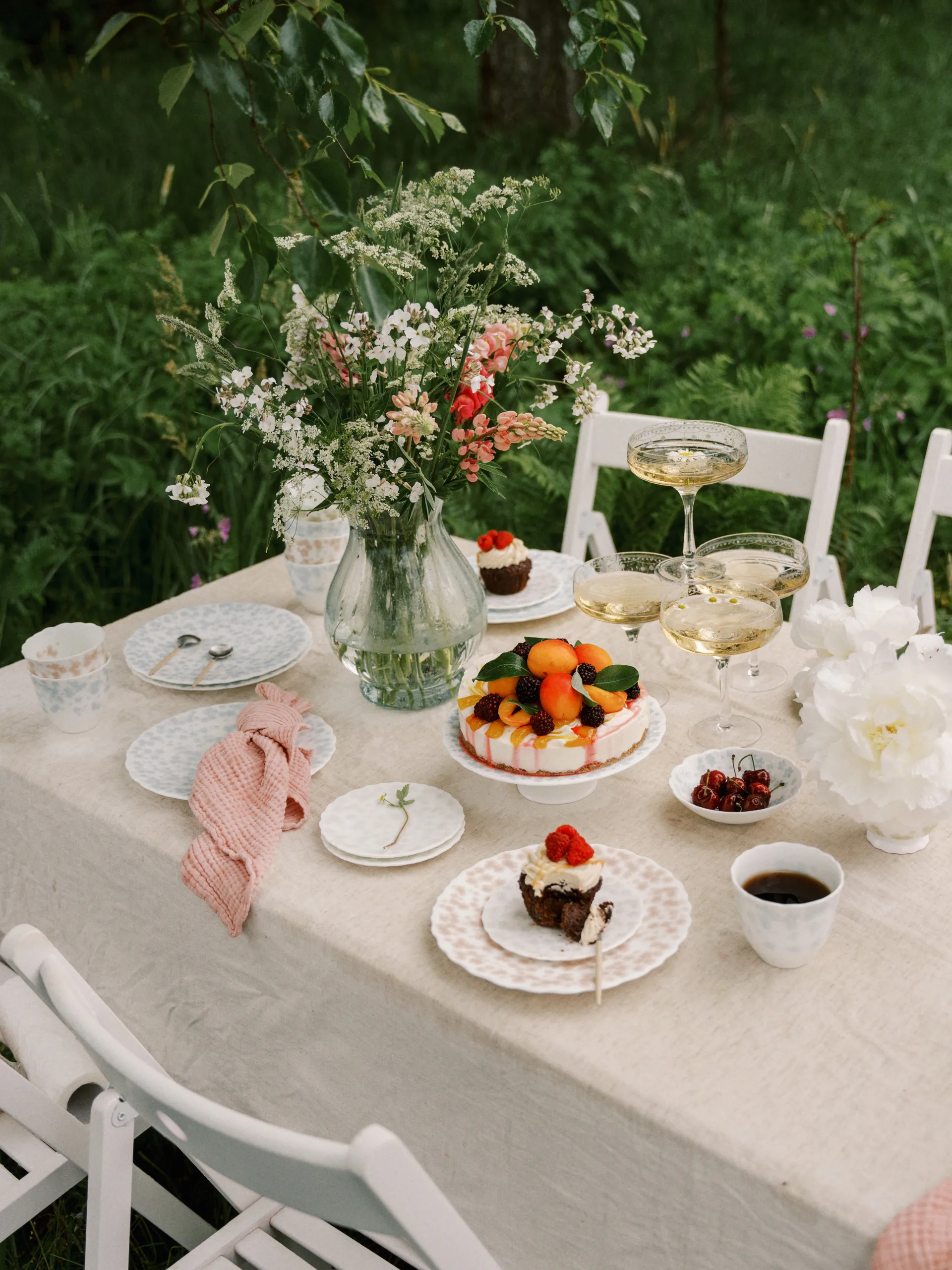 Ciotola Slåpeblom Ø 12 cm, Blu Wik & Walsøe