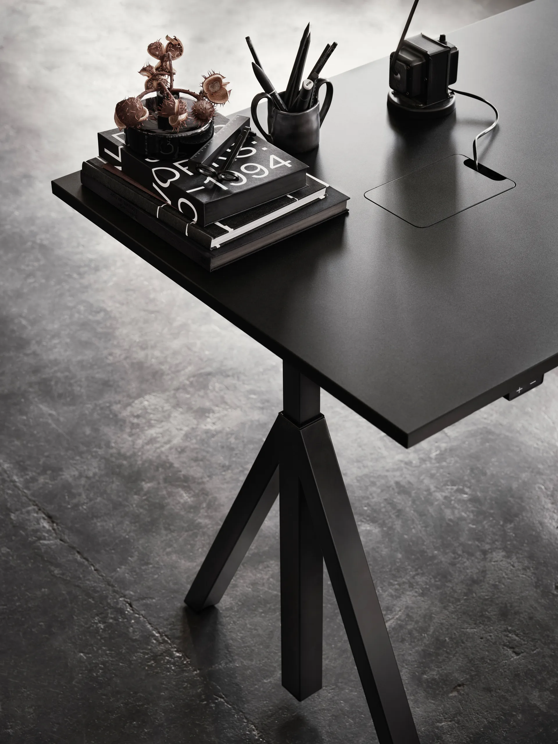 Scrivania regolabile in altezza Works nera 90x180 cm,  Works