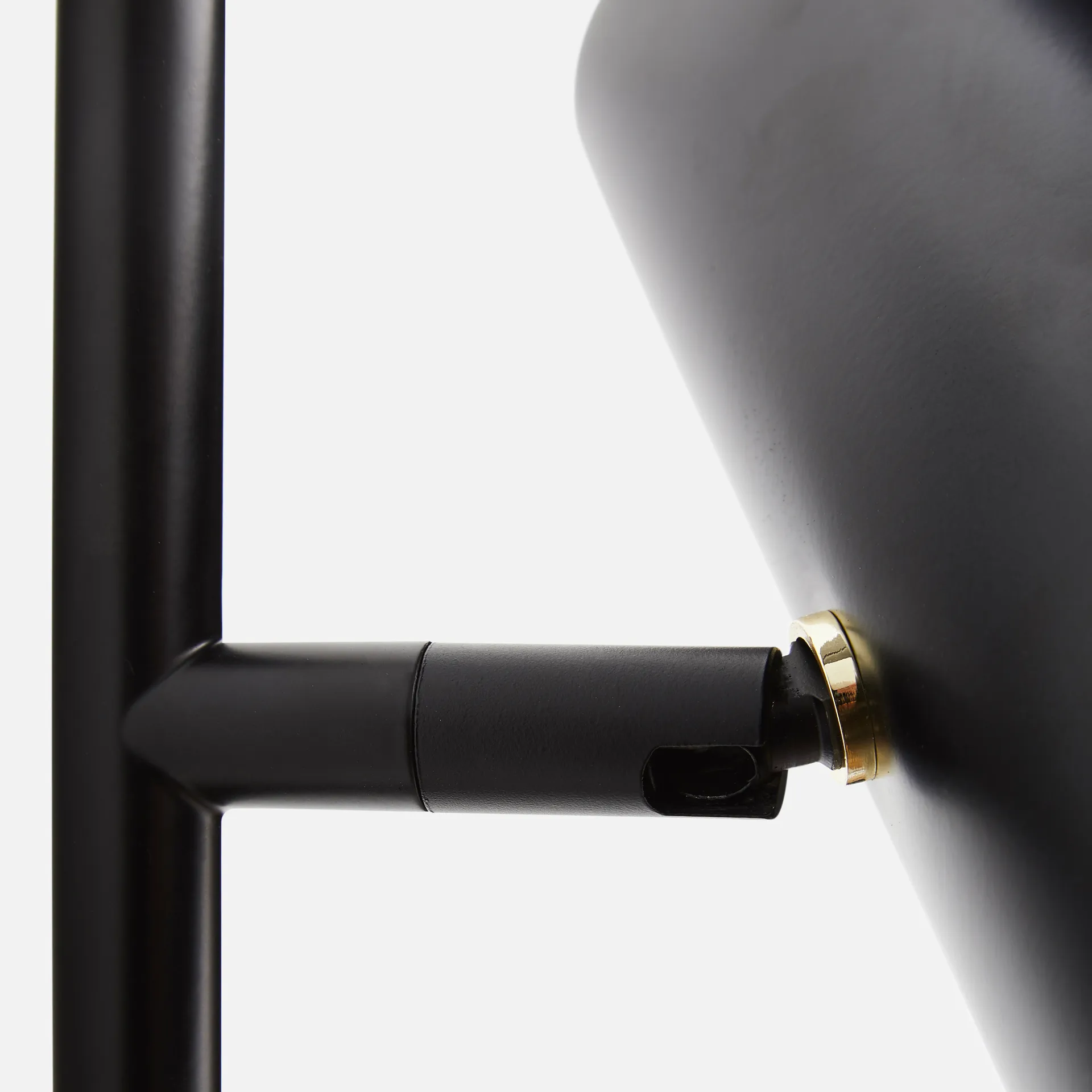 Lampada da parete Cono, Nero Woud