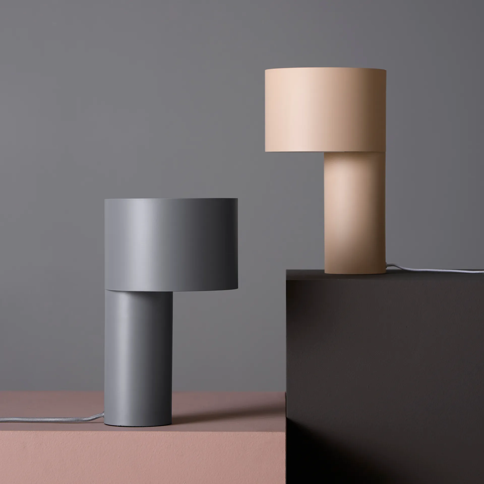 Lampada da tavolo Tangent , grigio Woud