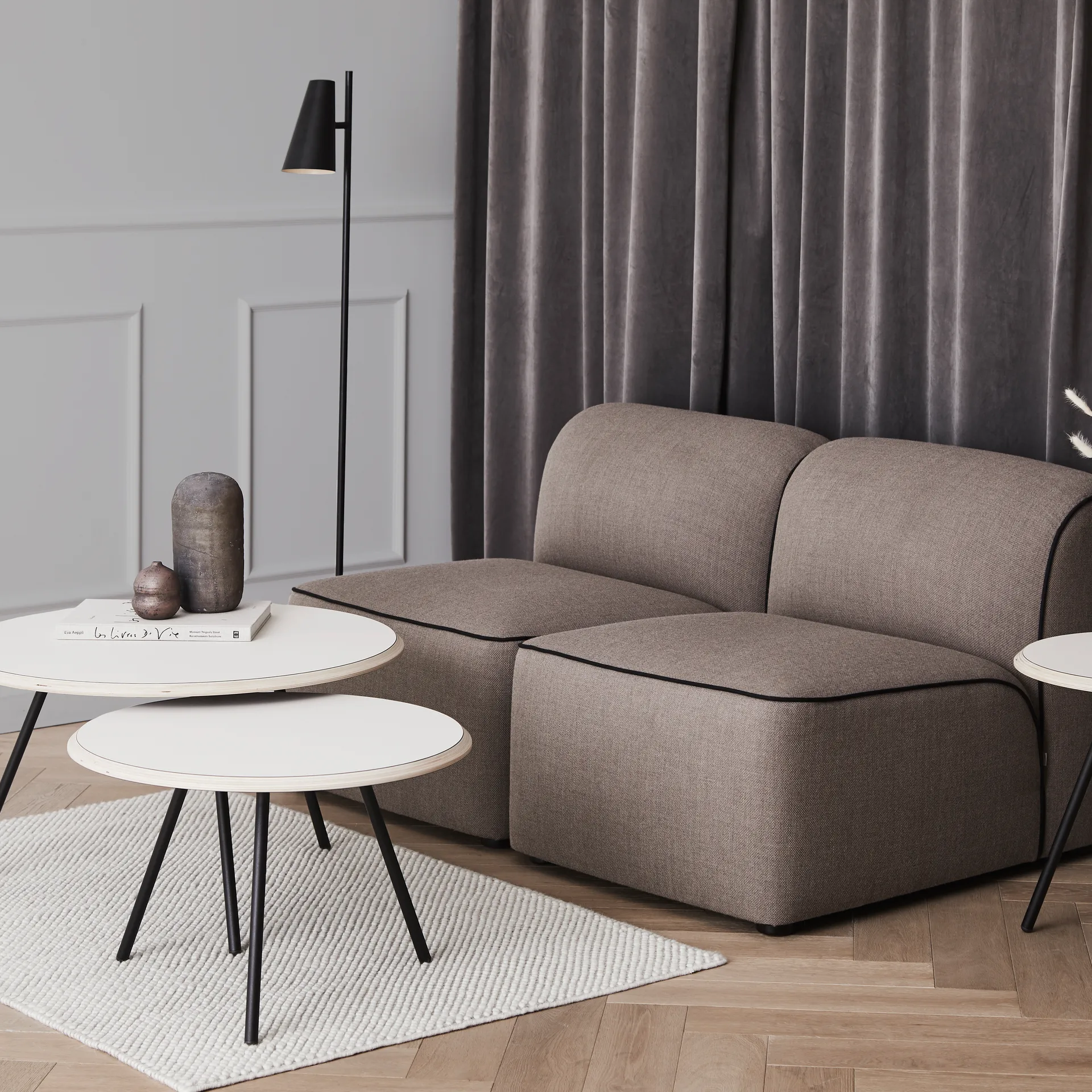 Lampada da terra Cono, Nero Woud