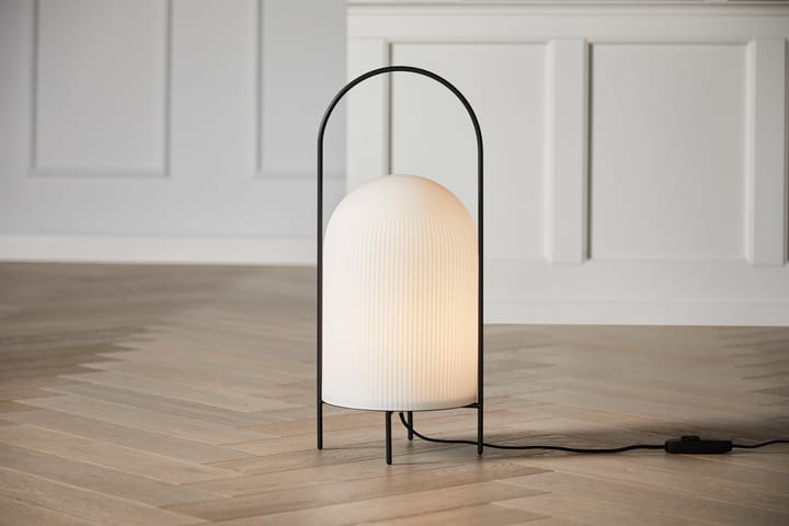 Lampada da terra Ghost - Nero-vetro opalino bianco - Woud