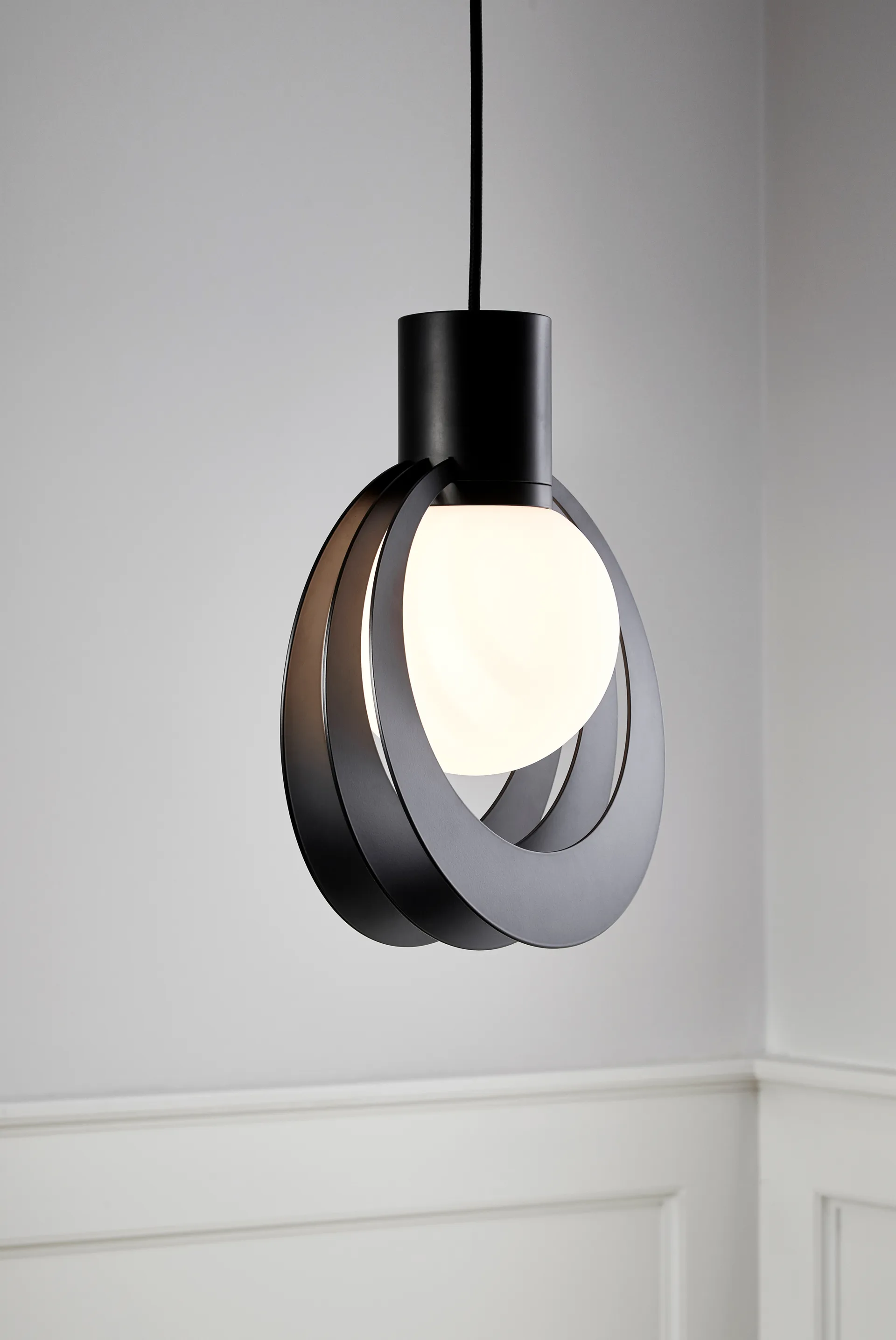 Lampadario Lunar medium, Black Woud