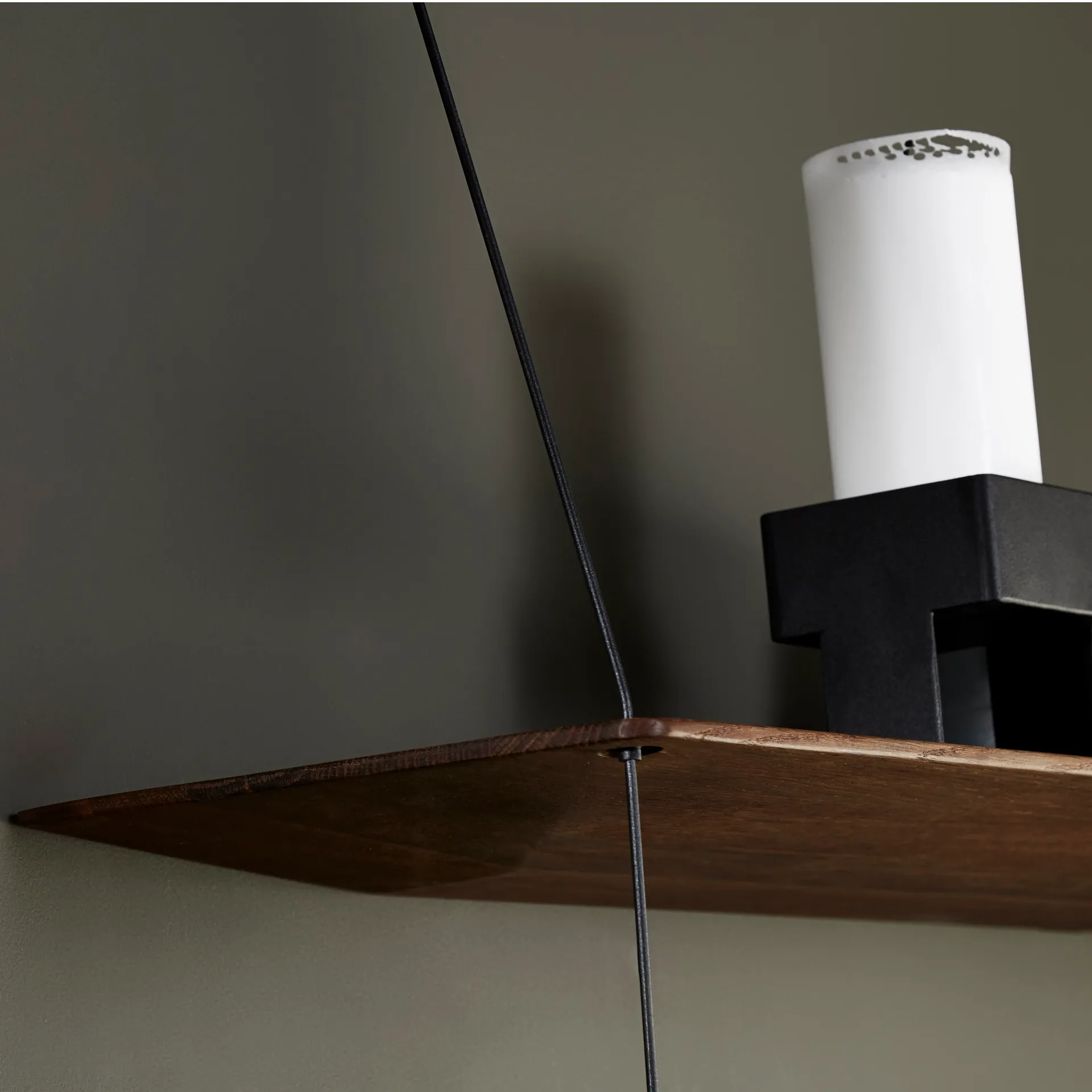 Scaffale Stedge, Rovere affumicato-nero, 80 cm, 2 ripiani Woud