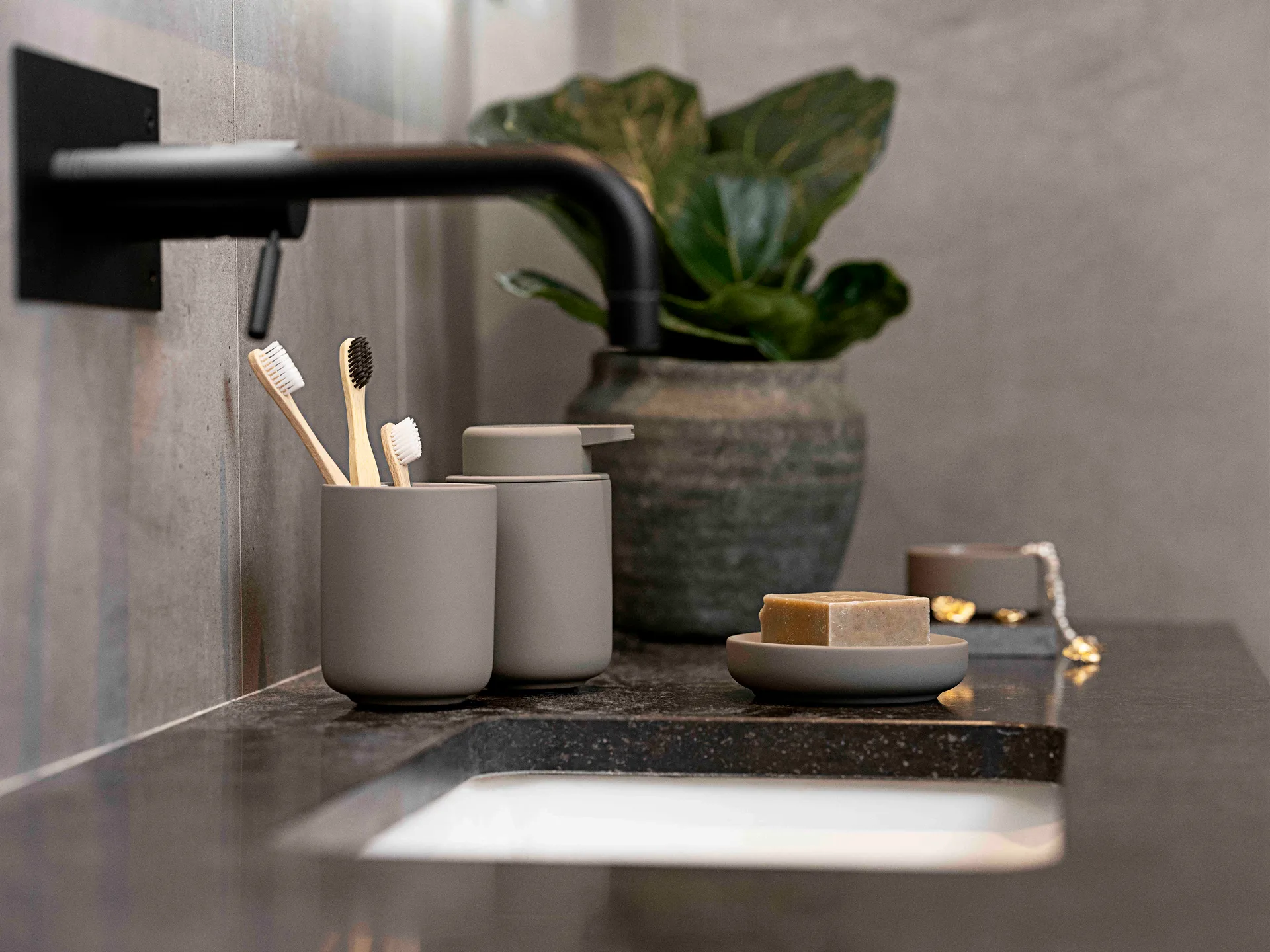 Dispenser sapone Ume, Taupe Zone Denmark