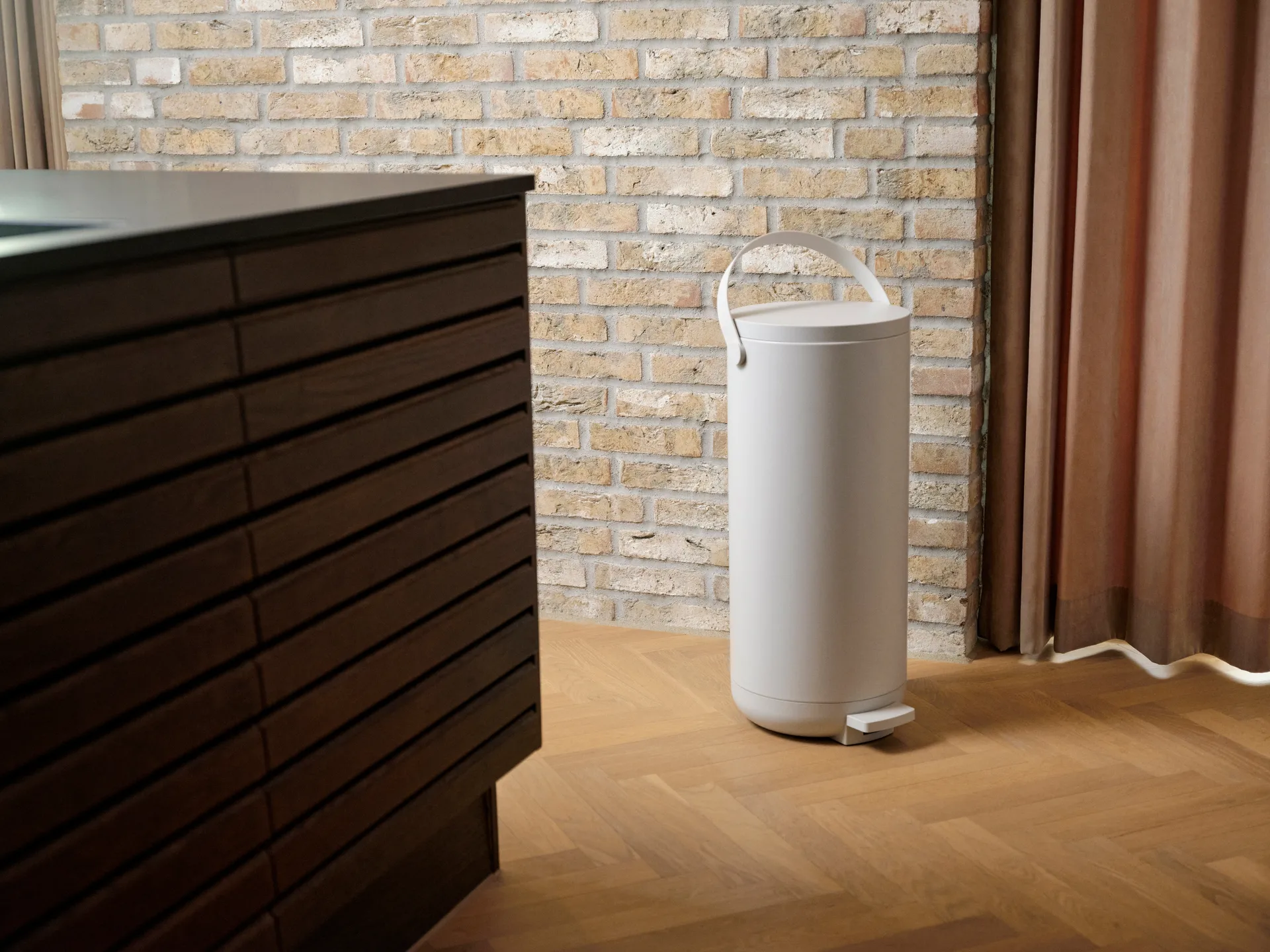 Pattumiera a pedale Circular 35 L, Grigio caldo Zone Denmark