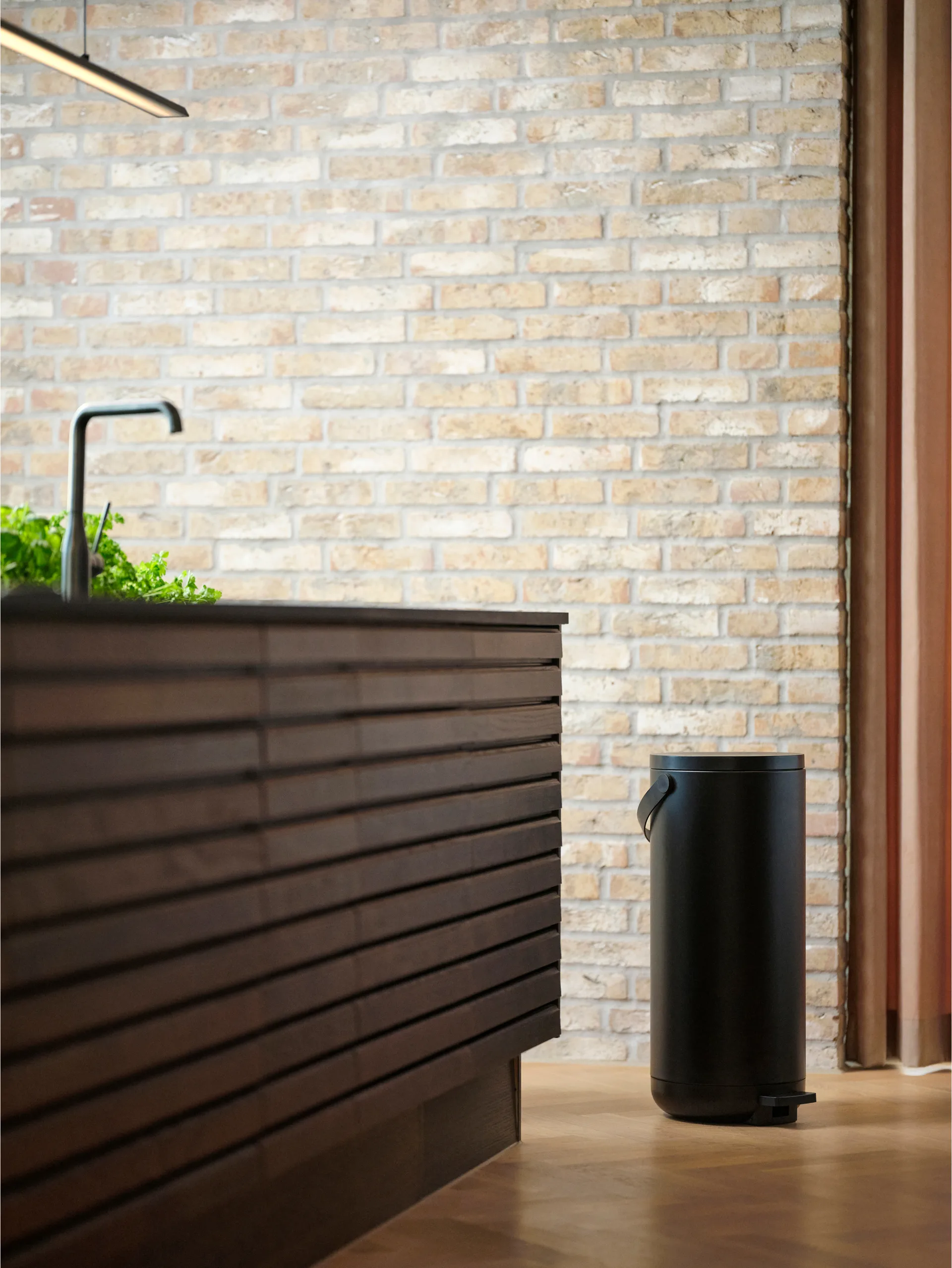 Pattumiera a pedale Circular 35 L, Nero Zone Denmark