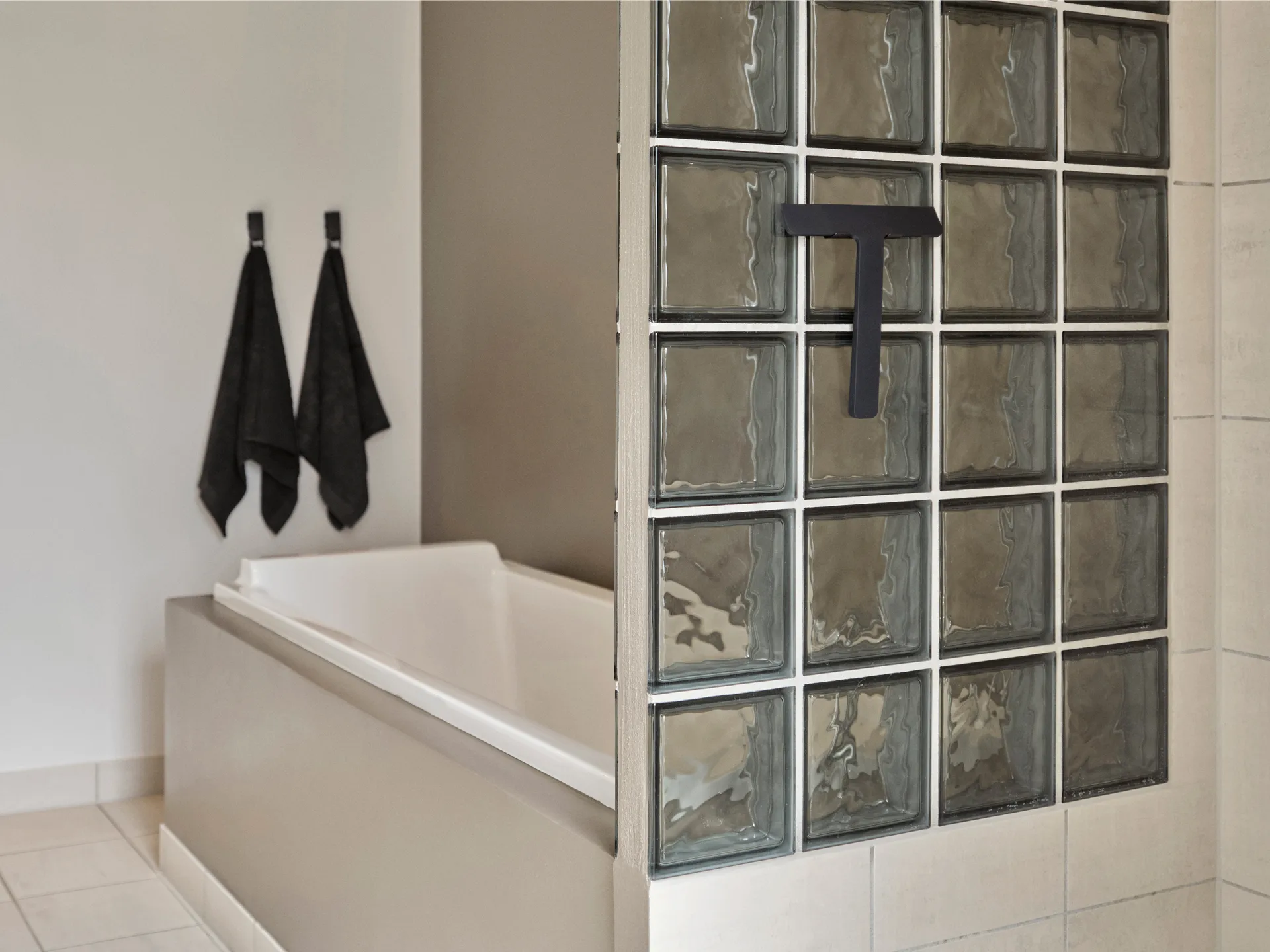 Raschietto Ume con supporto, Nero Zone Denmark