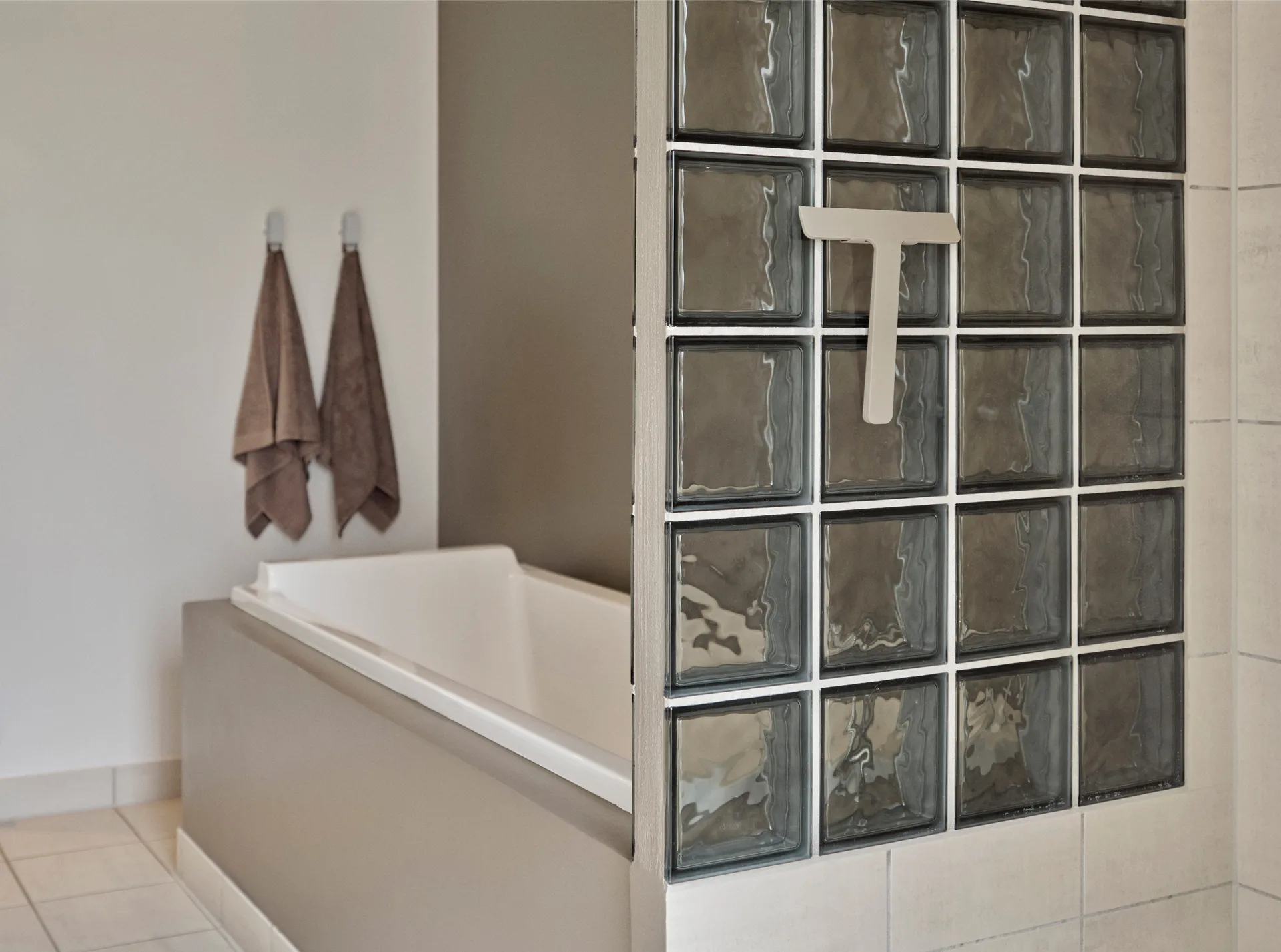 Raschietto Ume con supporto, Taupe Zone Denmark